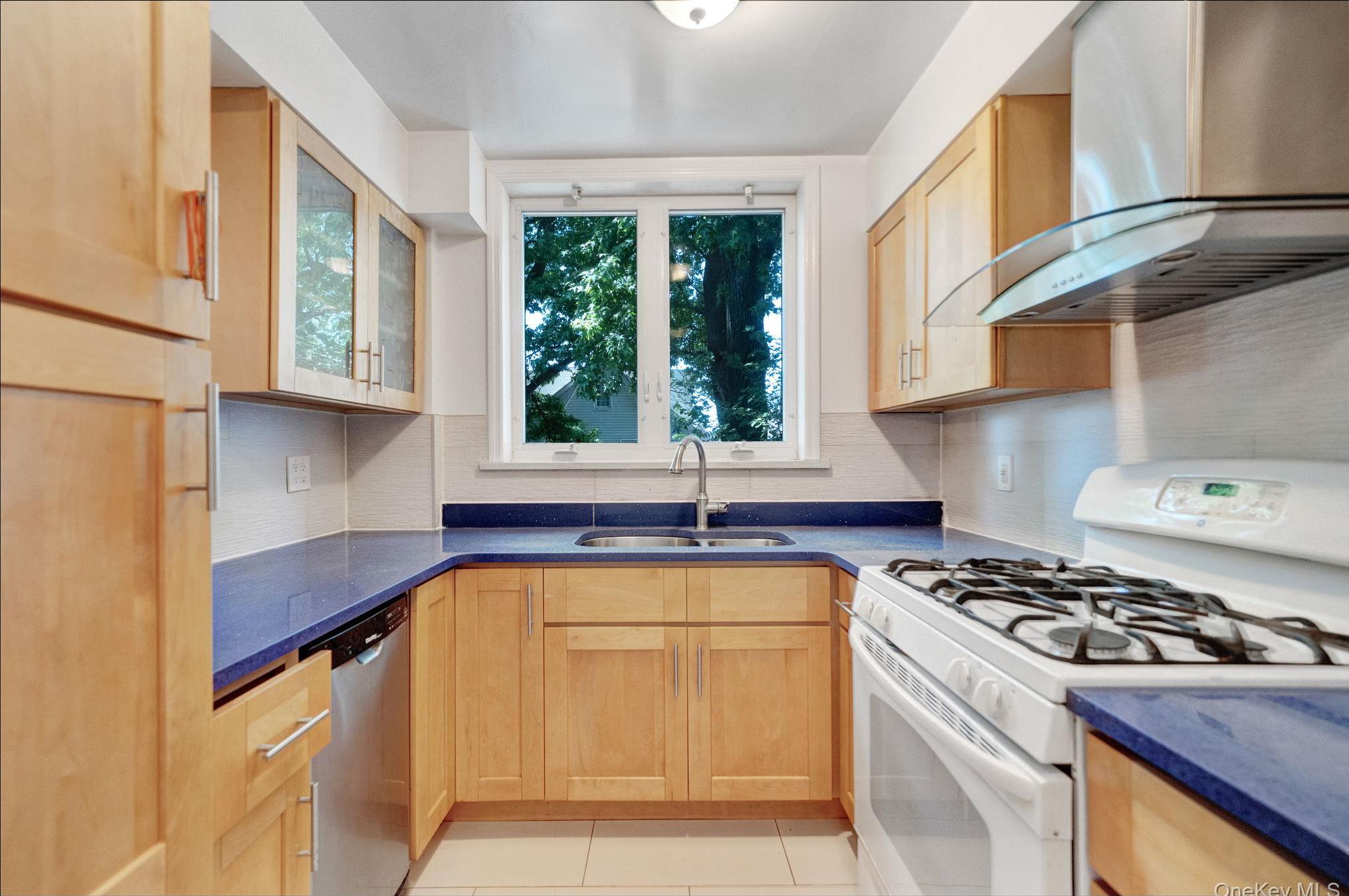 Single Family Paulding Bronx, NY 10462, MLS-1008976-8