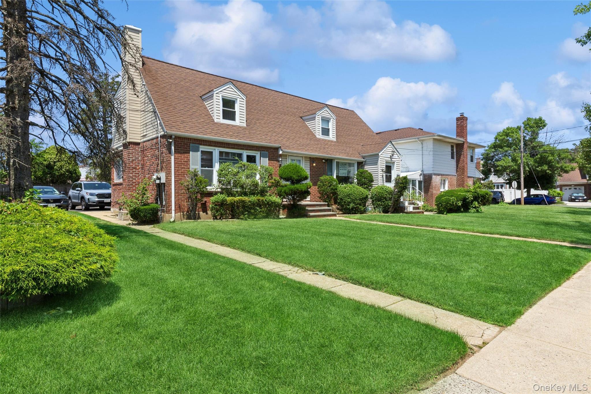 Single Family Seaton Gate  Nassau County, NY 11580, MLS-1008979-2