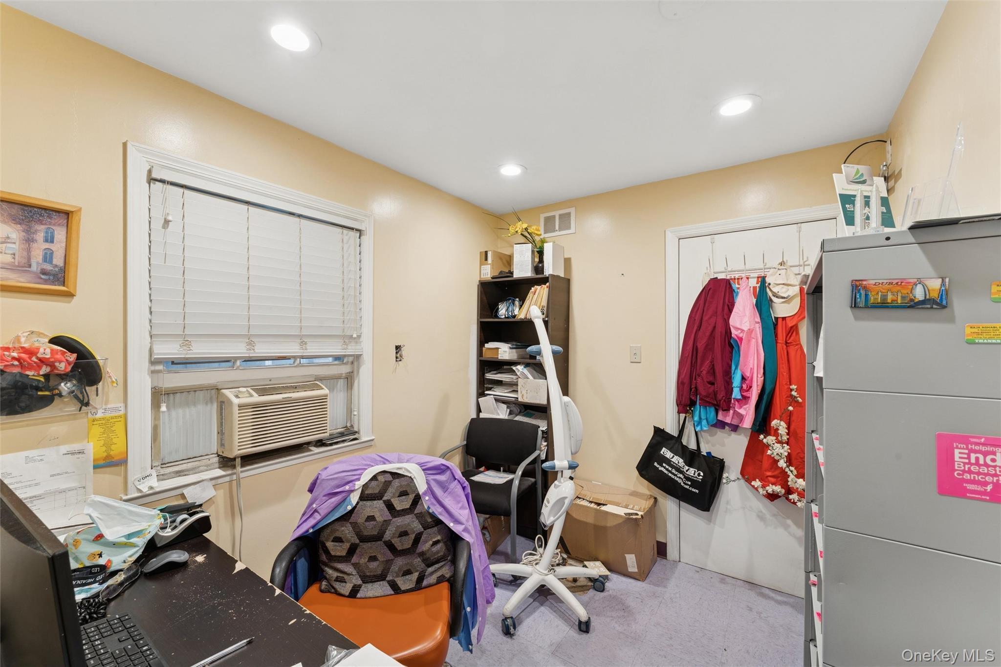Single Family Seaton Gate  Nassau County, NY 11580, MLS-1008979-20