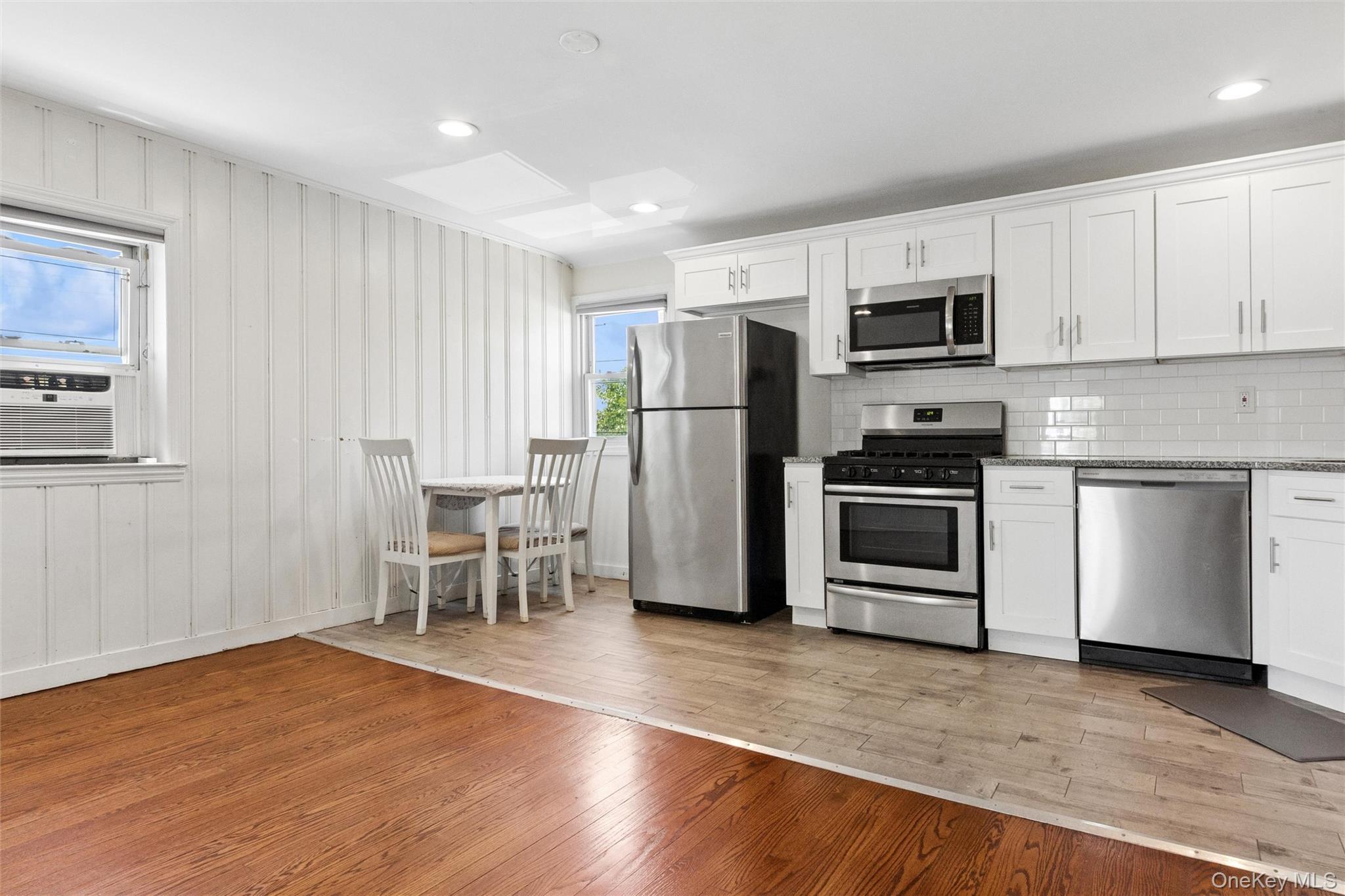 Single Family Seaton Gate  Nassau County, NY 11580, MLS-1008979-23