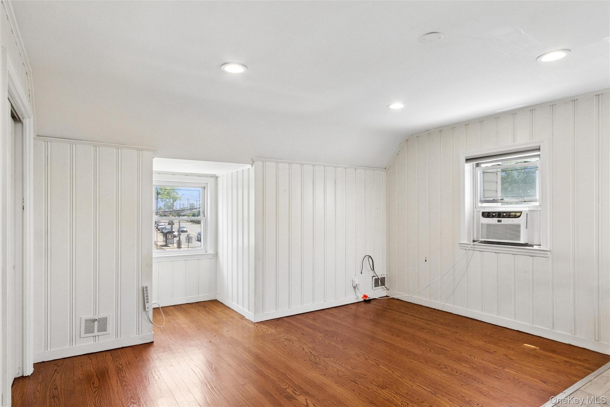 Single Family Seaton Gate  Nassau County, NY 11580, MLS-1008979-26