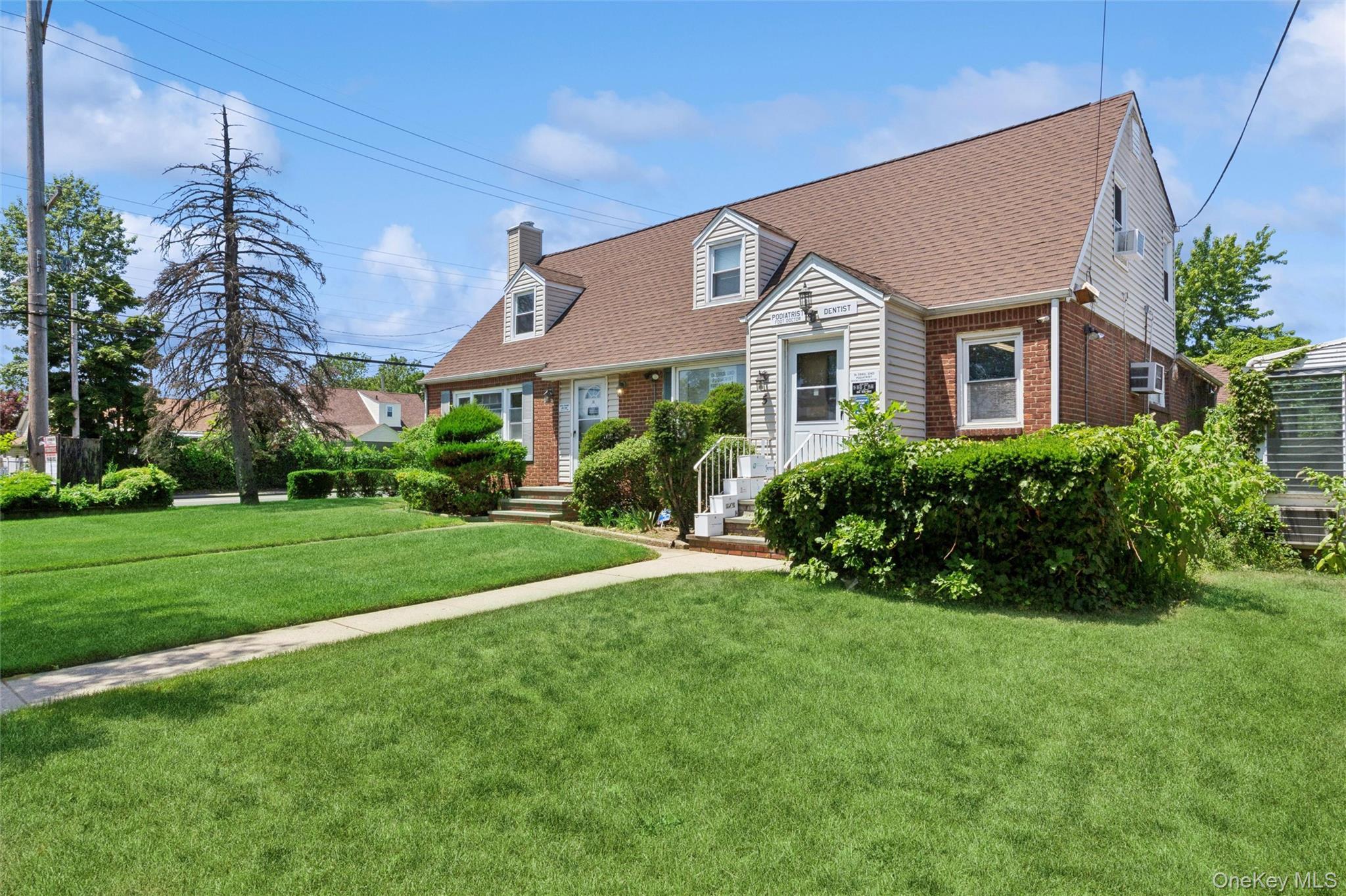 Single Family Seaton Gate  Nassau County, NY 11580, MLS-1008979-3