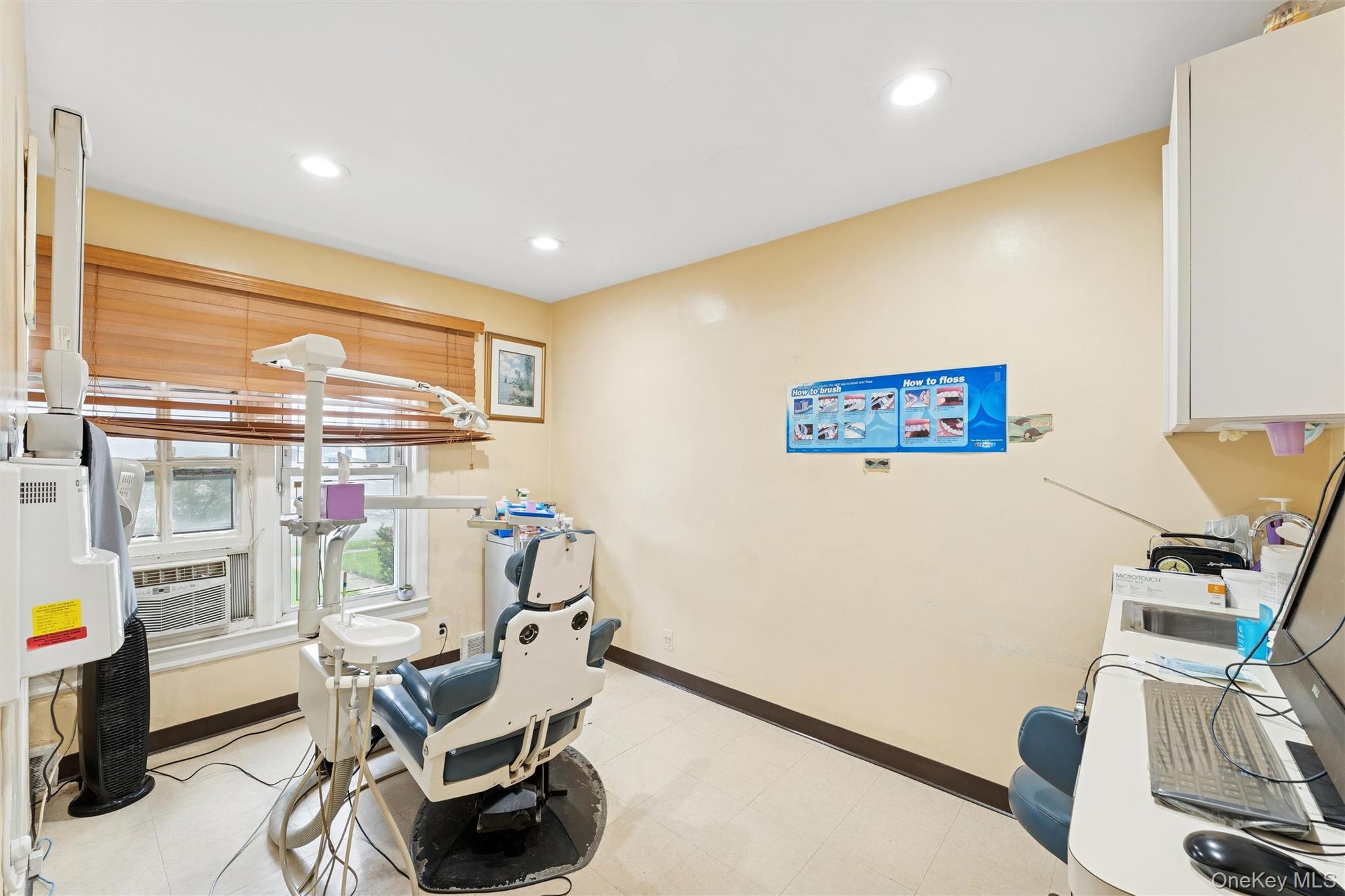 Single Family Seaton Gate  Nassau County, NY 11580, MLS-1008979-9