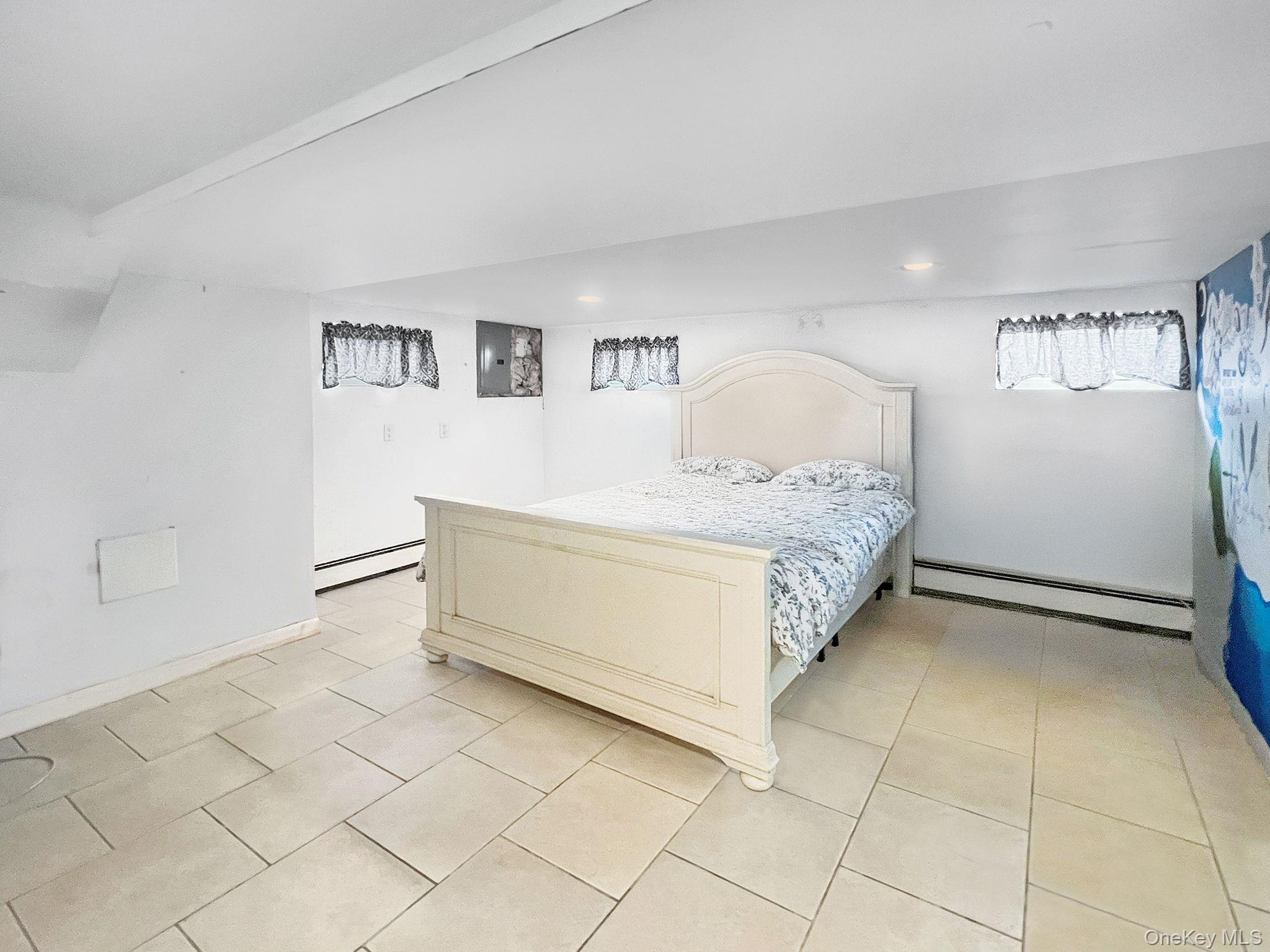 Single Family Murdock Avenue Nassau County, NY 11572, MLS-1009043-11