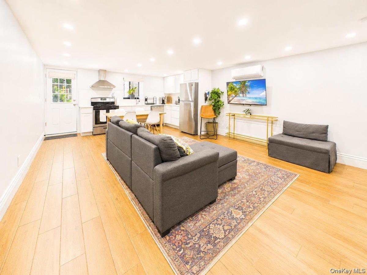 Apartment Jardine  Brooklyn, NY 11233, MLS-1009058-2