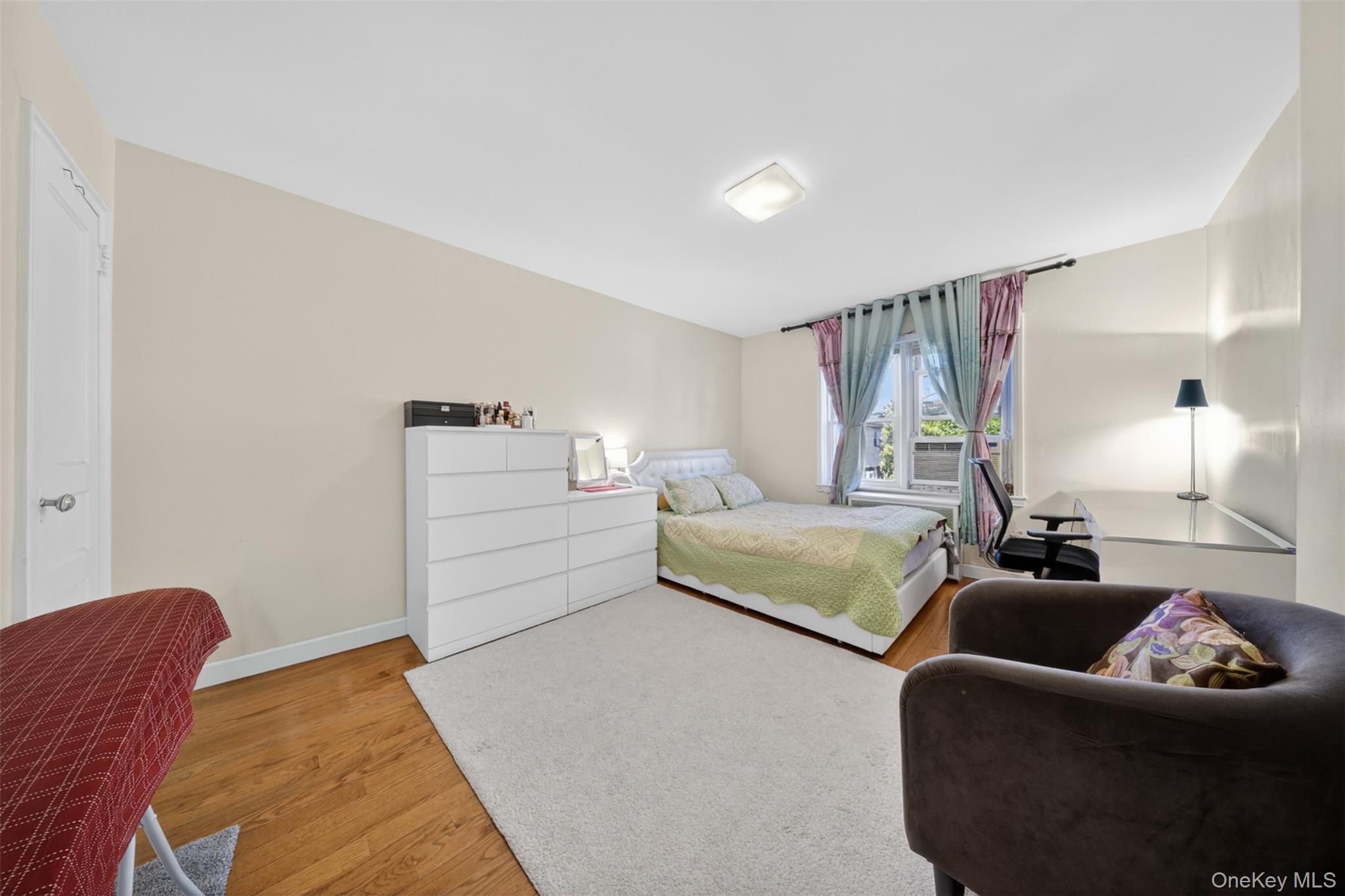 Single Family 165th Queens, NY 11365, MLS-1009069-15
