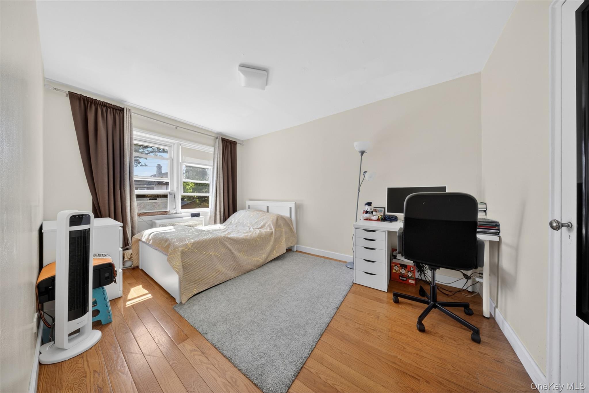 Single Family 165th Queens, NY 11365, MLS-1009069-16