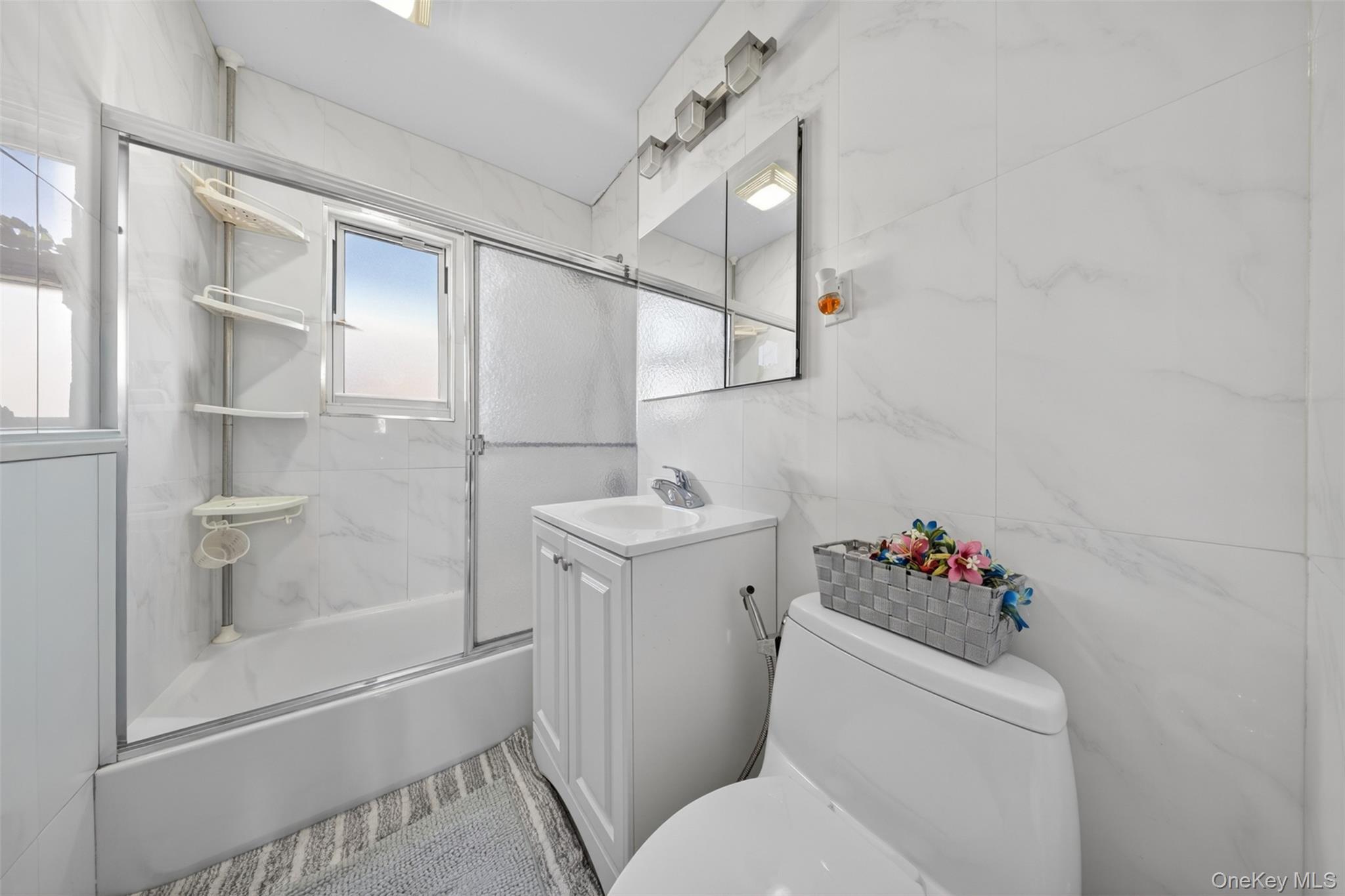 Single Family 165th Queens, NY 11365, MLS-1009069-17