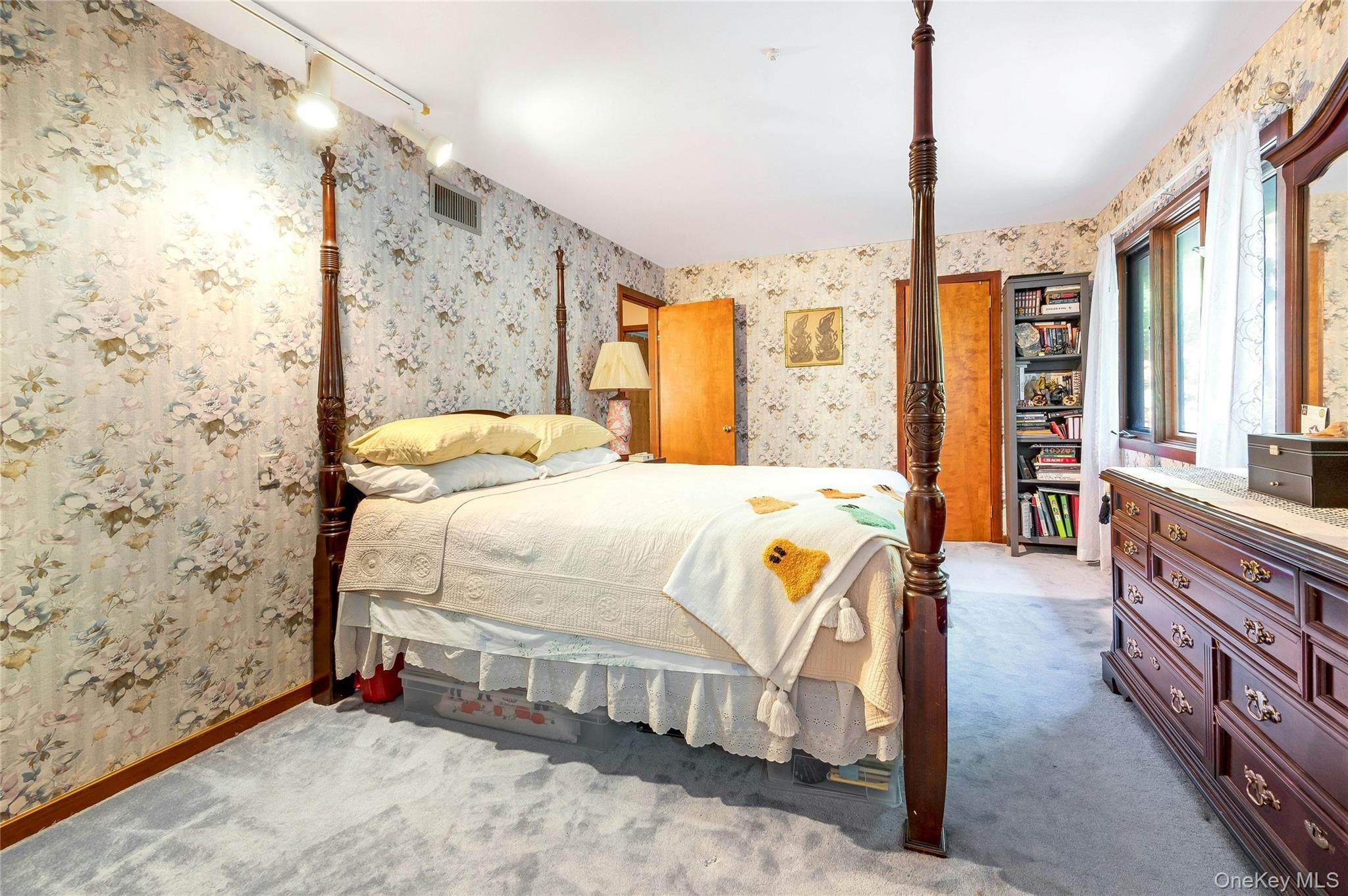 Single Family Cliffside Drive  Suffolk County, NY 11777, MLS-1009076-21
