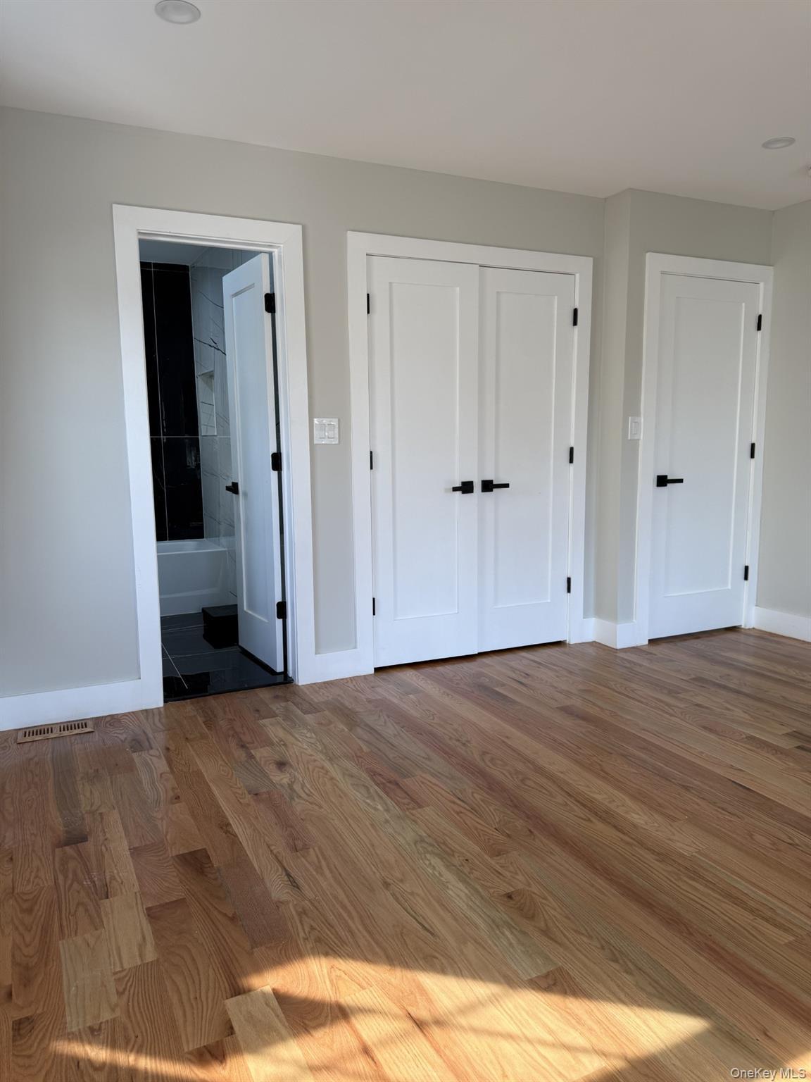 Single Family 136th Avenue Queens, NY 11434, MLS-1009089-15
