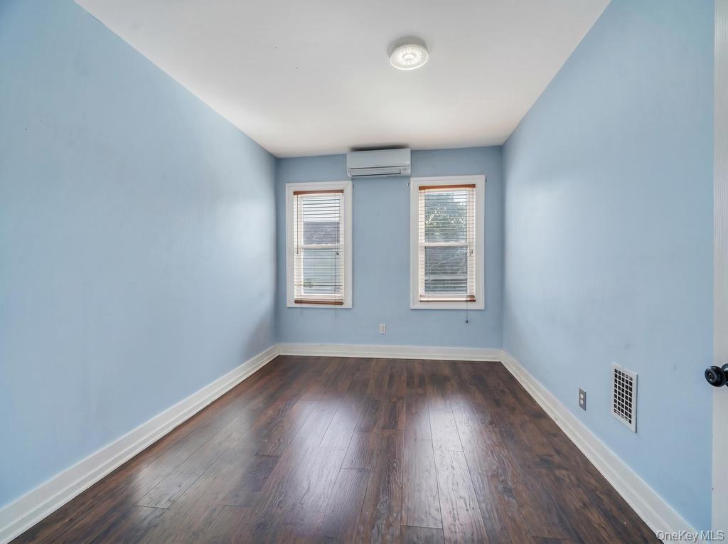Single Family Woodhaven Queens, NY 11421, MLS-1009101-12