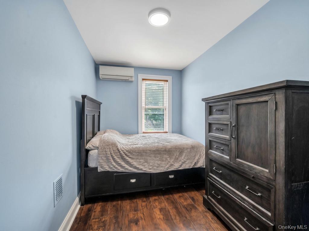 Single Family Woodhaven Queens, NY 11421, MLS-1009101-15