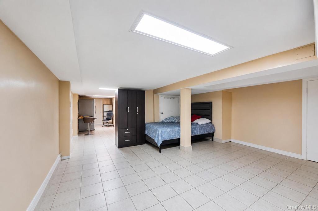 Single Family Woodhaven Queens, NY 11421, MLS-1009101-18