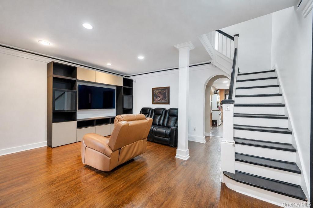 Single Family Woodhaven Queens, NY 11421, MLS-1009101-5