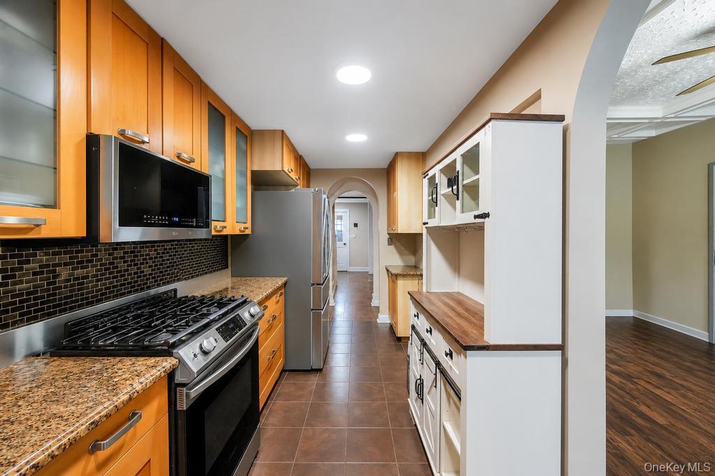 Single Family Woodhaven Queens, NY 11421, MLS-1009101-6