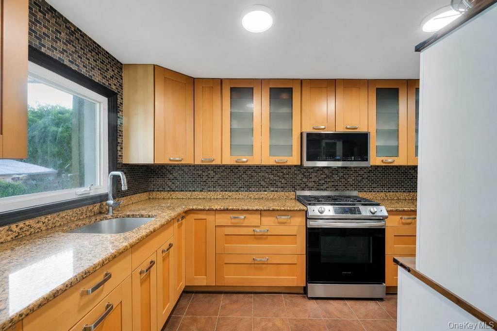 Single Family Woodhaven Queens, NY 11421, MLS-1009101-7