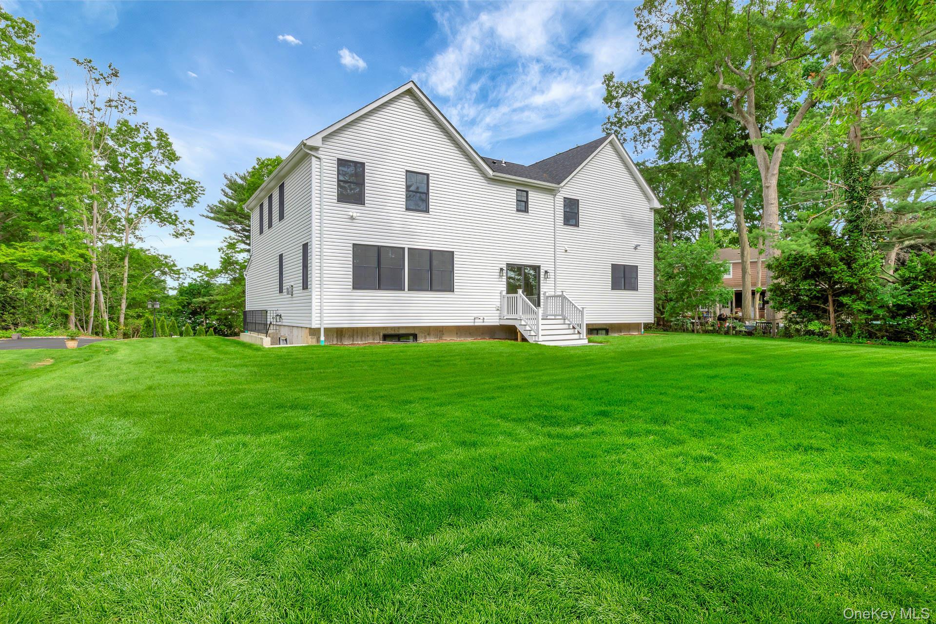 Single Family Townline Road  Suffolk County, NY 11725, MLS-1009162-35