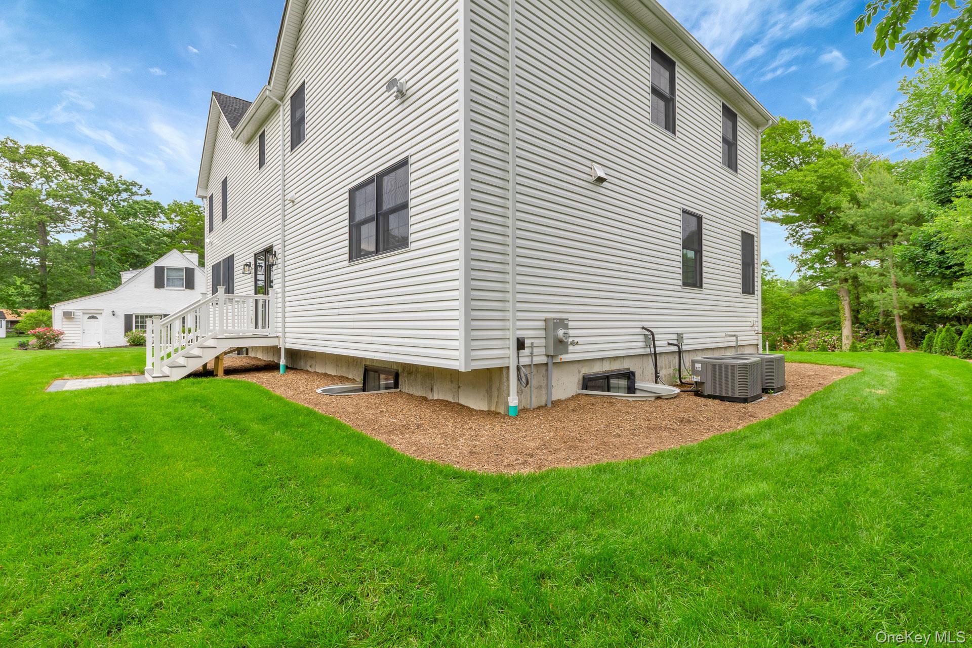 Single Family Townline Road  Suffolk County, NY 11725, MLS-1009162-36