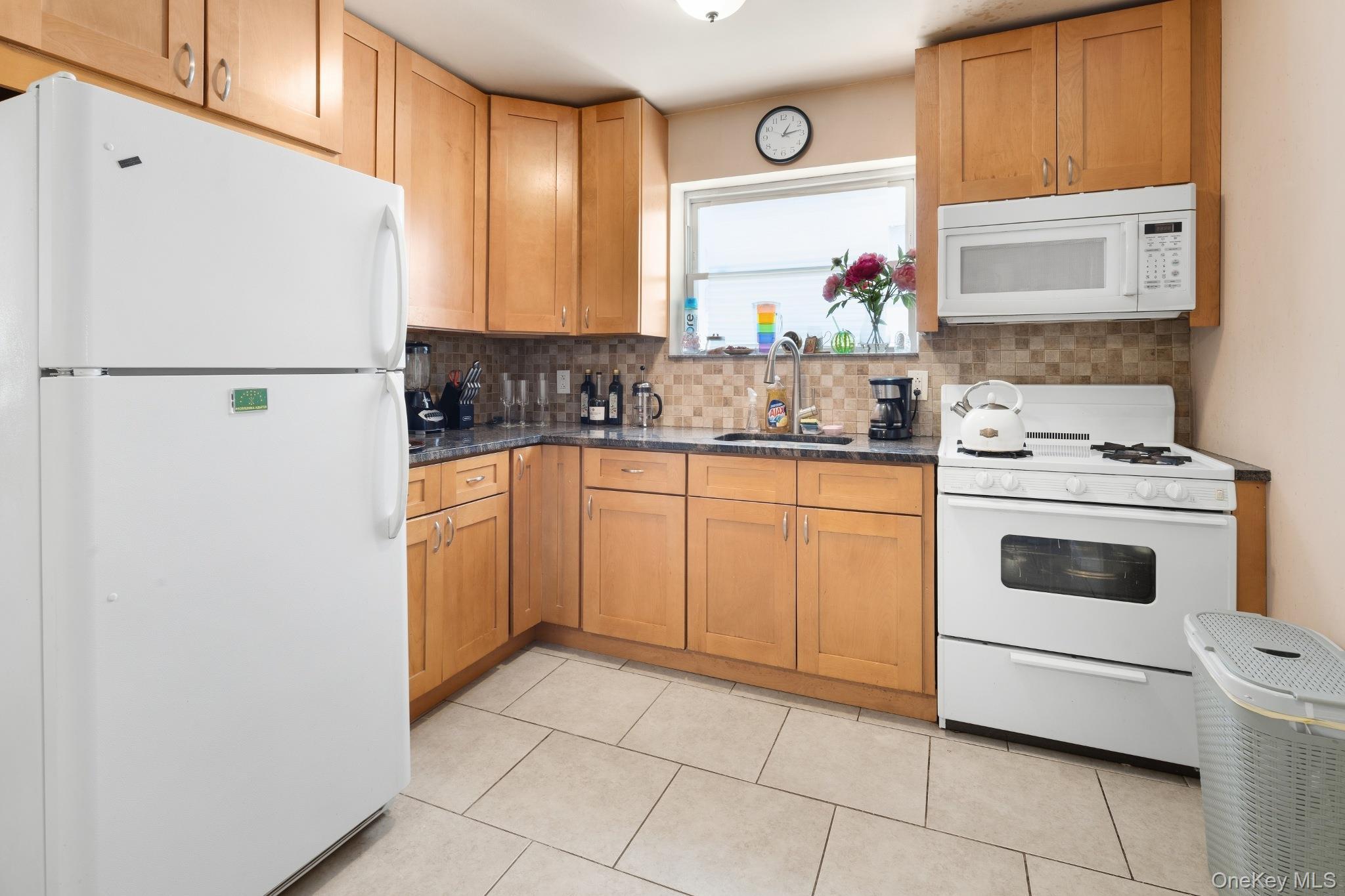 Single Family Seymour  Bronx, NY 10469, MLS-1009171-29