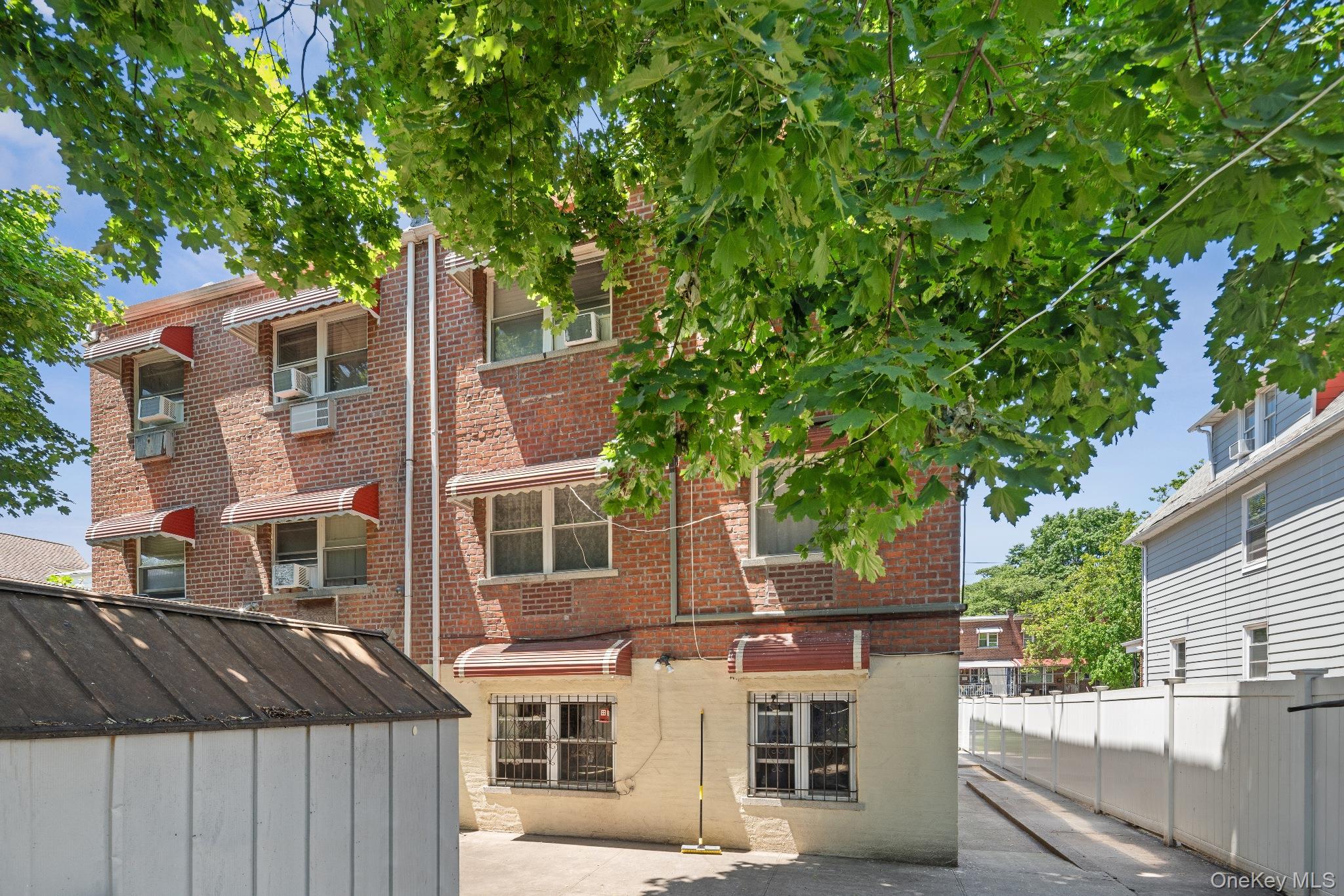 Single Family Seymour  Bronx, NY 10469, MLS-1009171-3