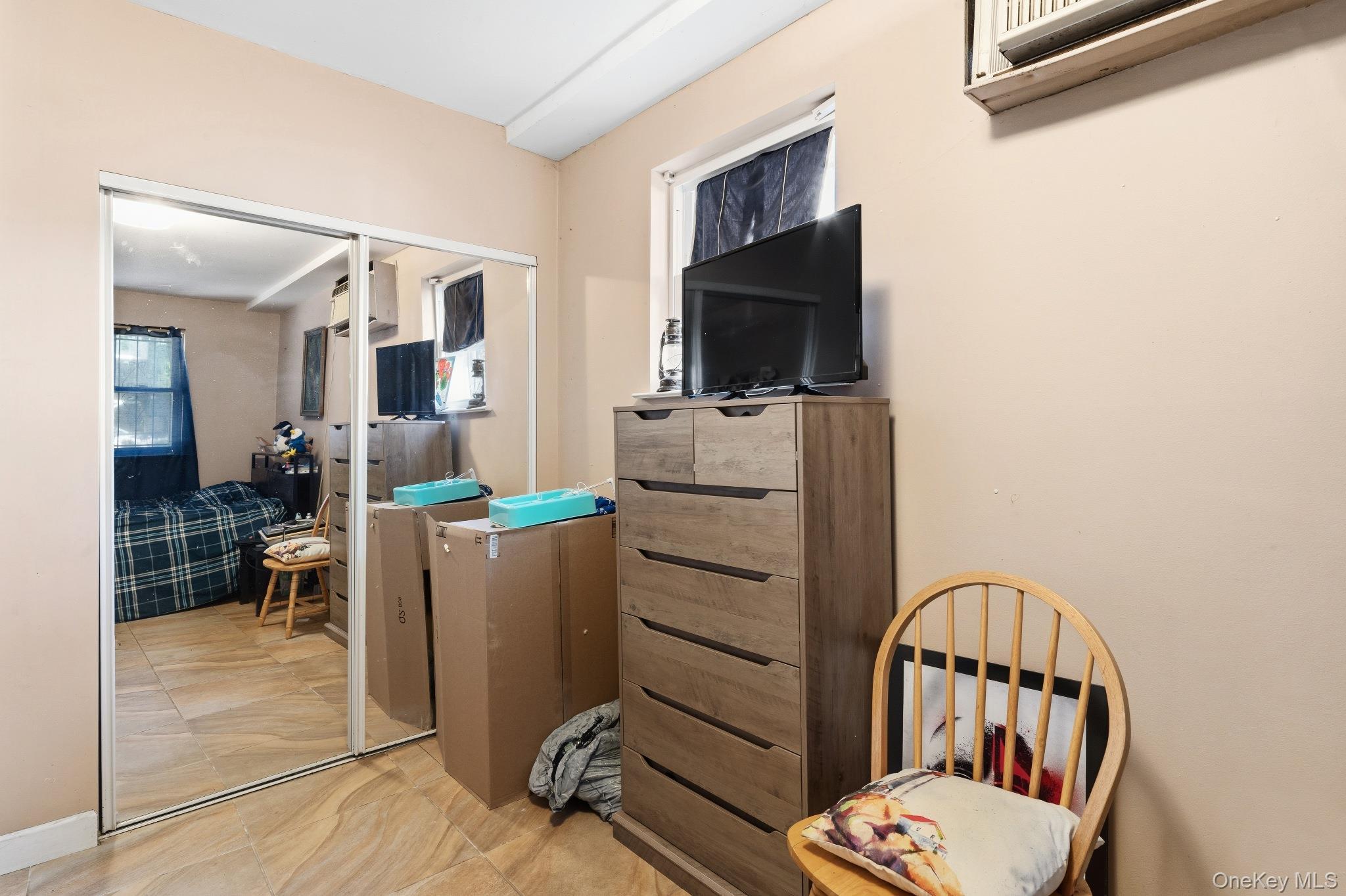 Single Family Seymour  Bronx, NY 10469, MLS-1009171-6