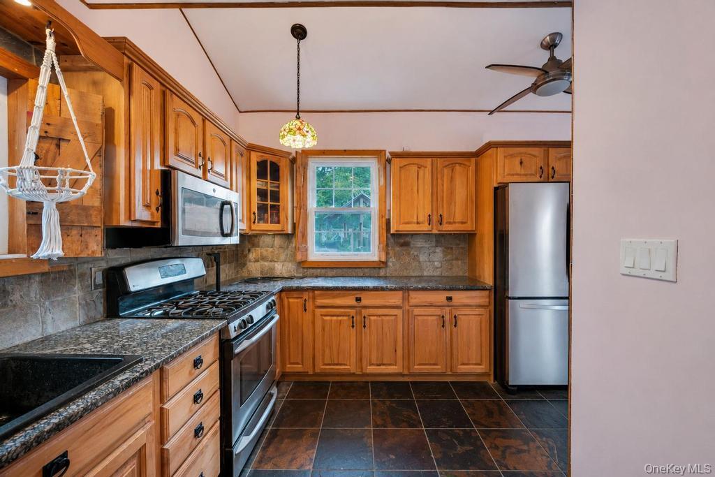 Single Family Bixley Heath  Nassau County, NY 11563, MLS-1009206-14