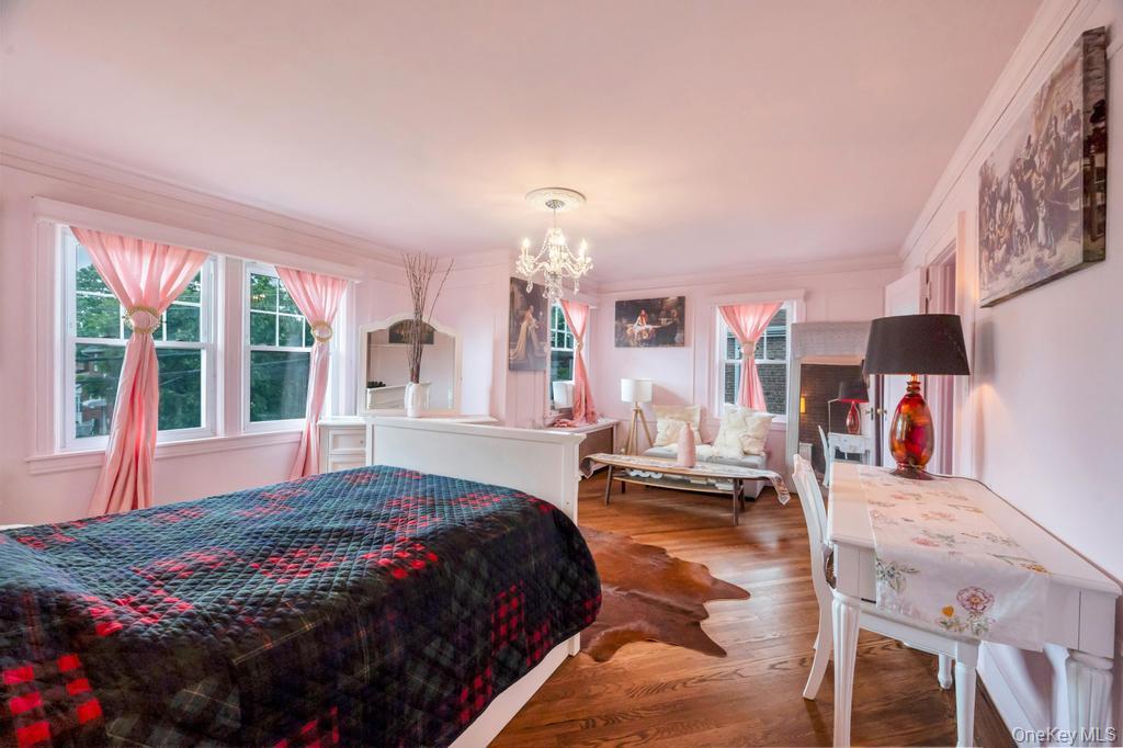 Single Family Bixley Heath  Nassau County, NY 11563, MLS-1009206-18