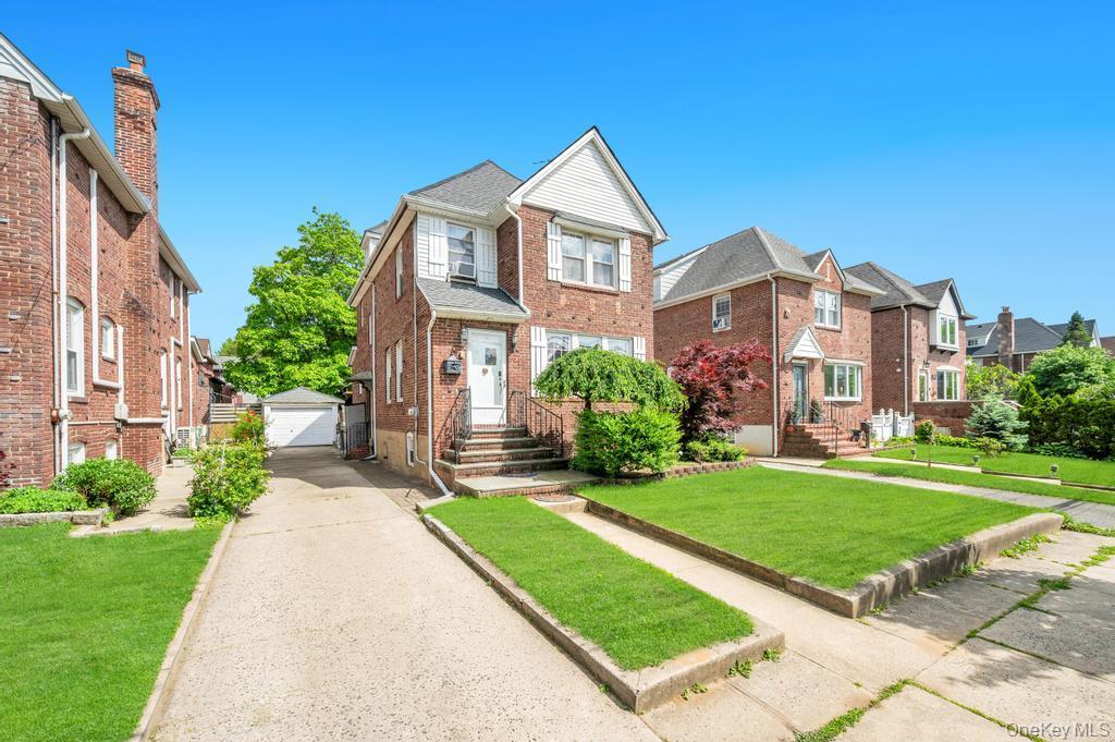 Single Family Bixley Heath  Nassau County, NY 11563, MLS-1009206-2