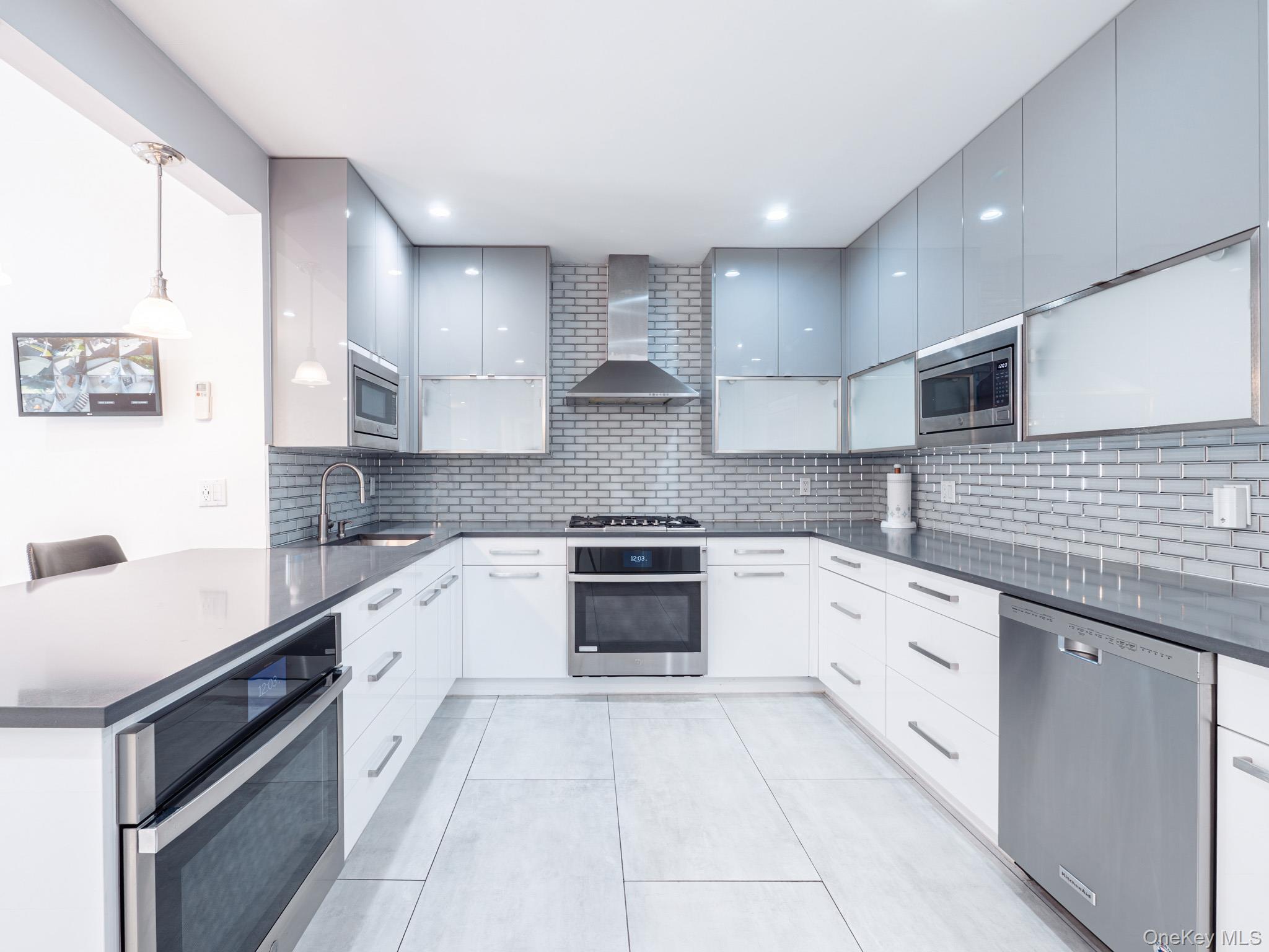 Single Family 116th Street Queens, NY 11418, MLS-1009208-9