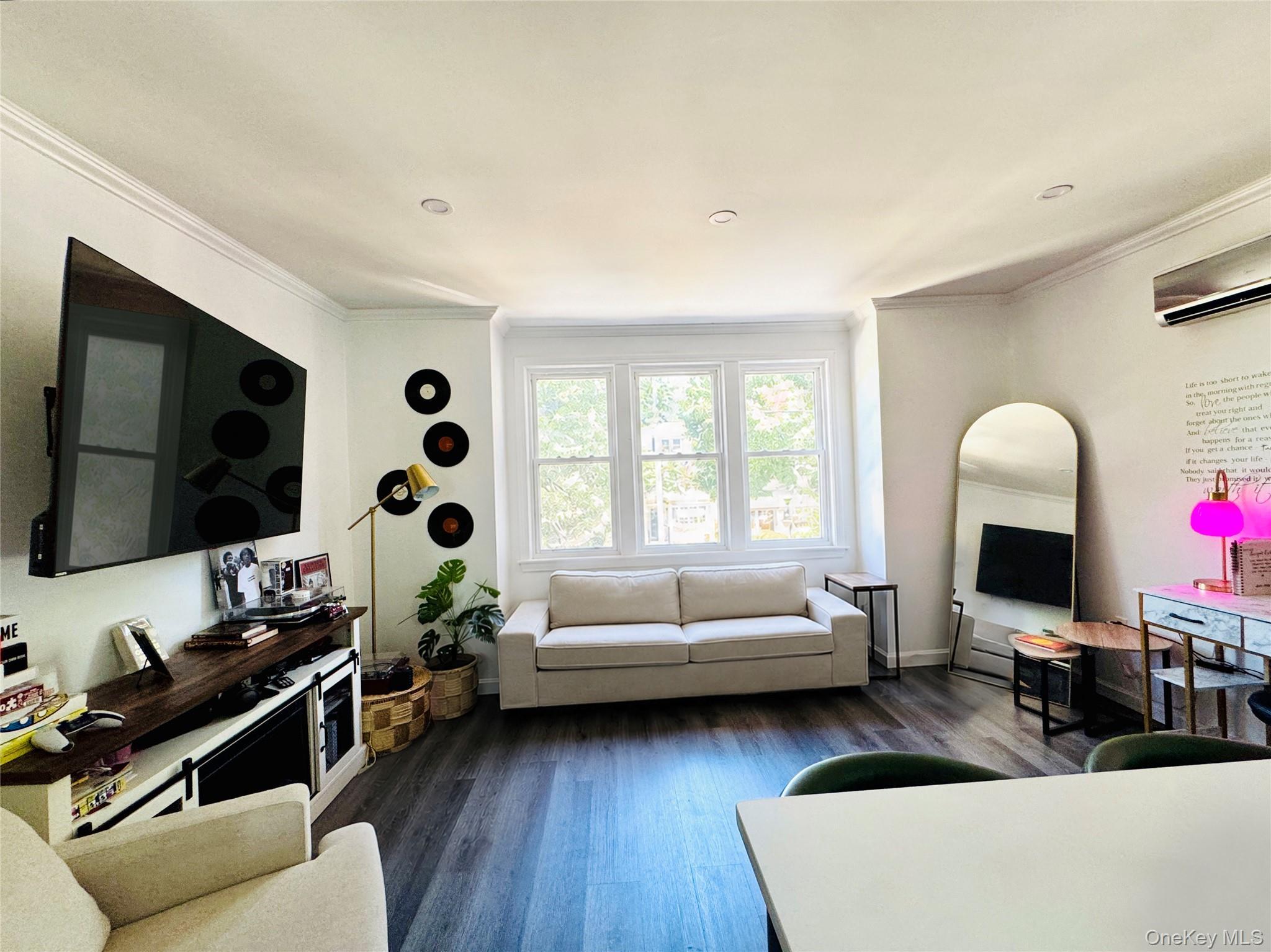 Single Family 80th Queens, NY 11385, MLS-1009331-10