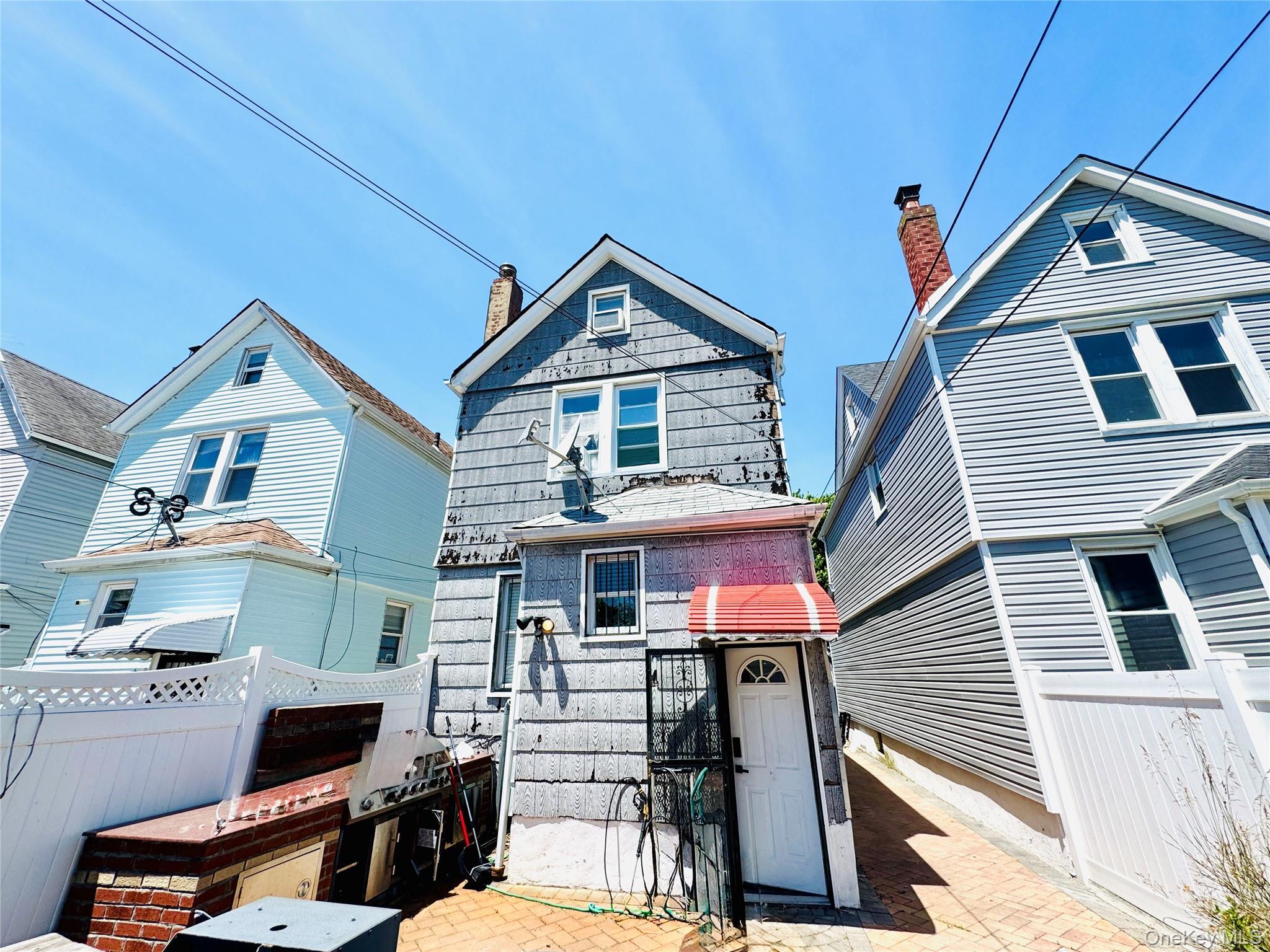 Single Family 80th Queens, NY 11385, MLS-1009331-19