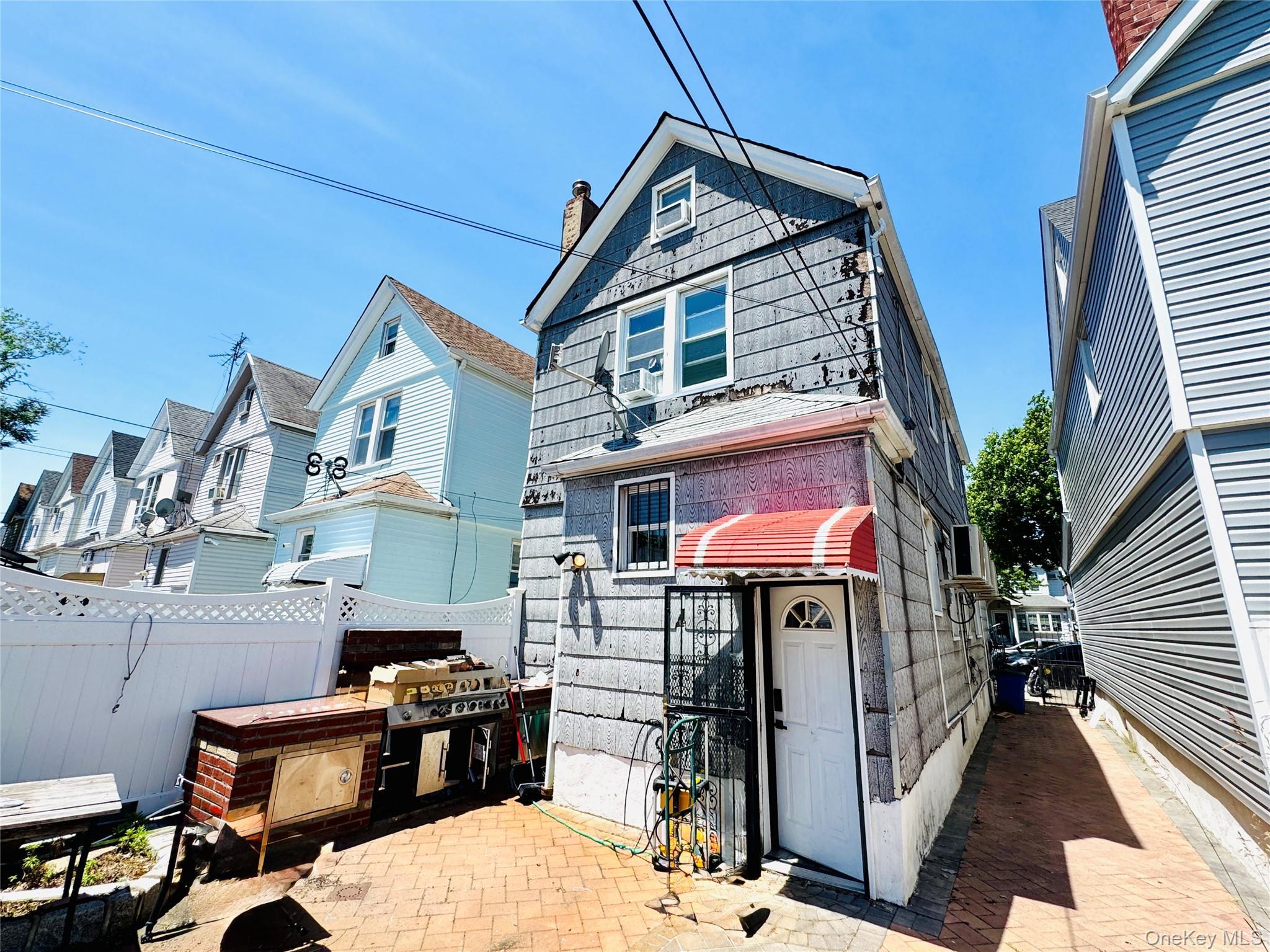 Single Family 80th Queens, NY 11385, MLS-1009331-20