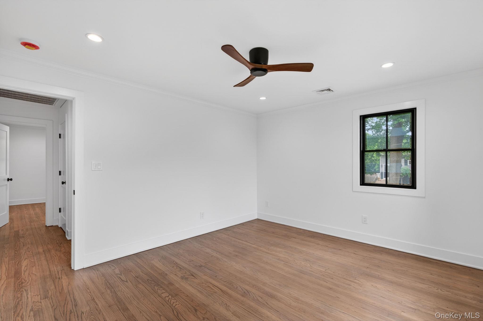 Single Family Kenneth Avenue Suffolk County, NY 11743, MLS-1009359-16
