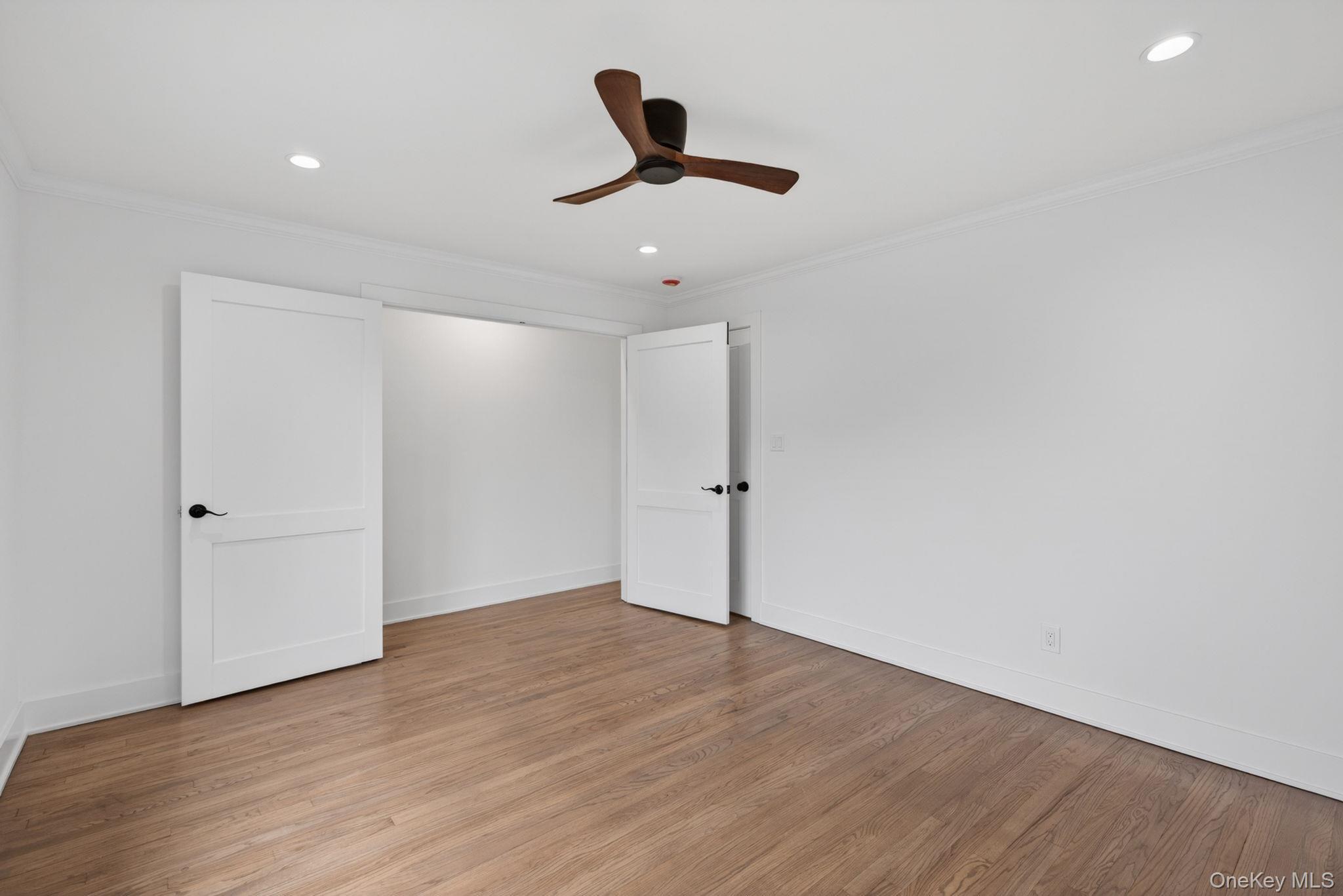 Single Family Kenneth Avenue Suffolk County, NY 11743, MLS-1009359-17