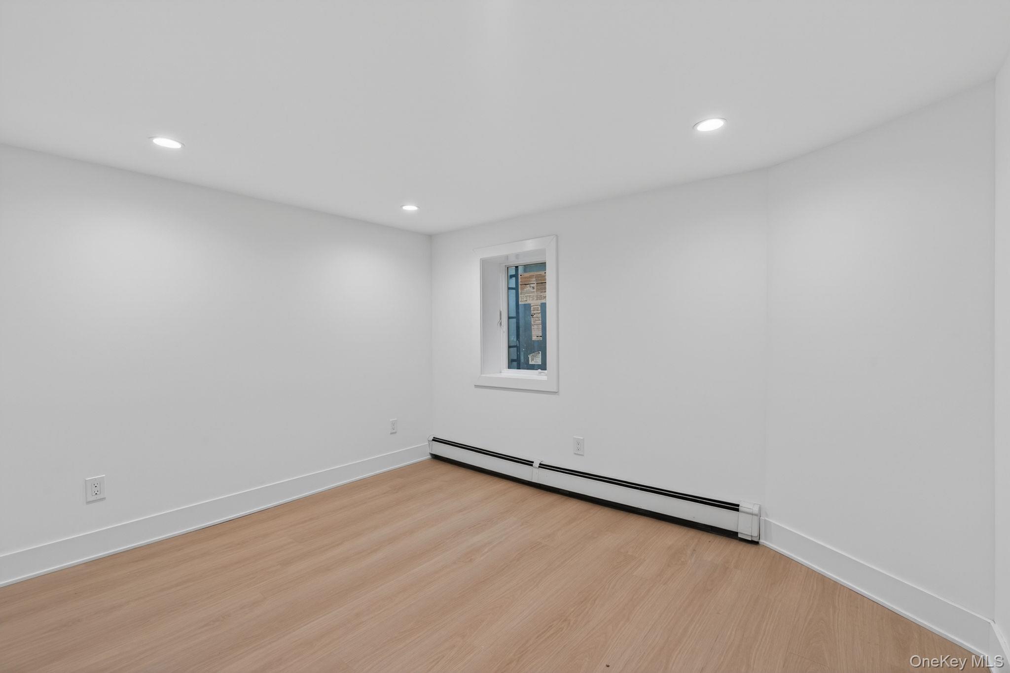 Single Family Kenneth Avenue Suffolk County, NY 11743, MLS-1009359-27