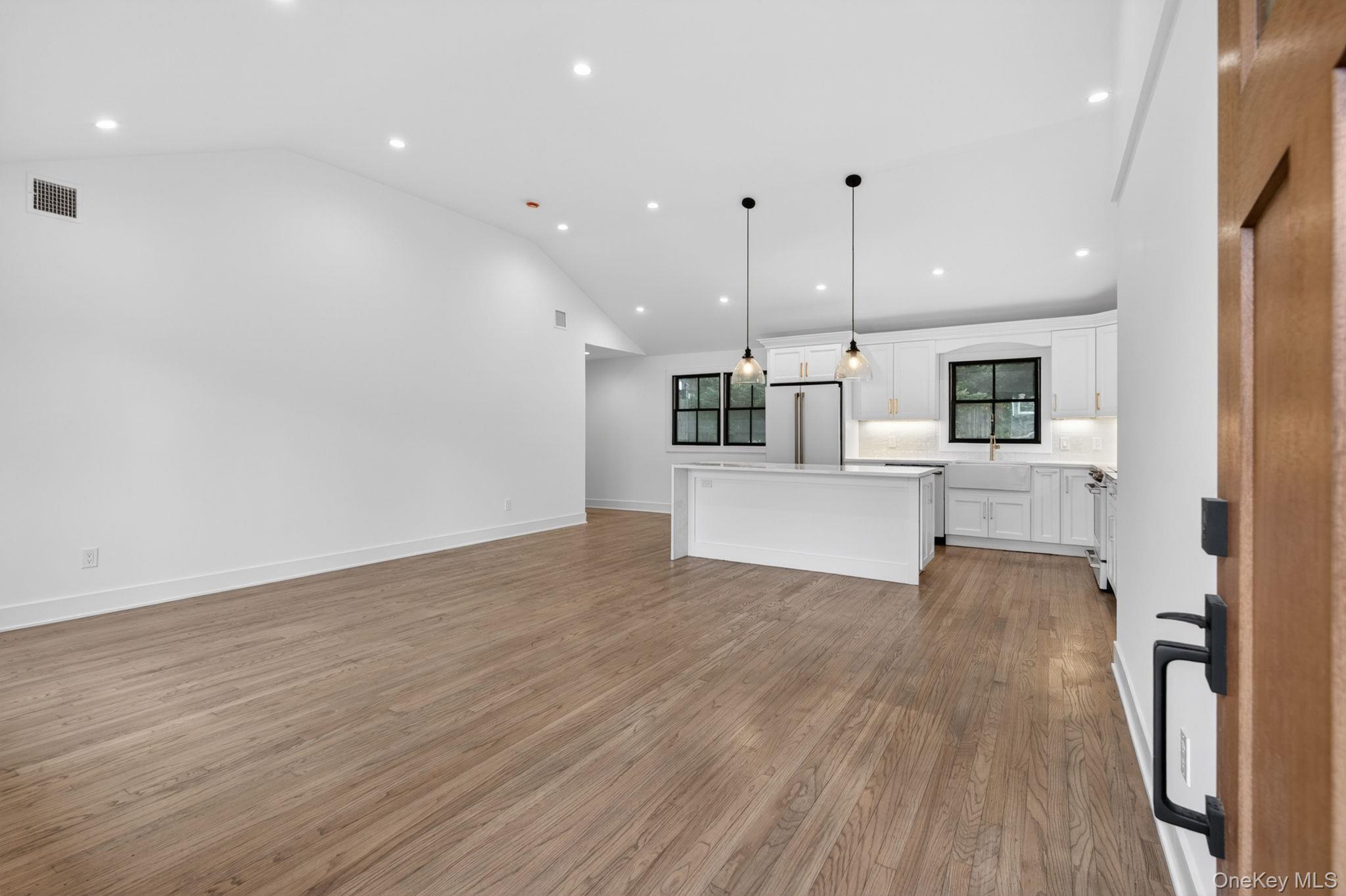 Single Family Kenneth Avenue Suffolk County, NY 11743, MLS-1009359-4