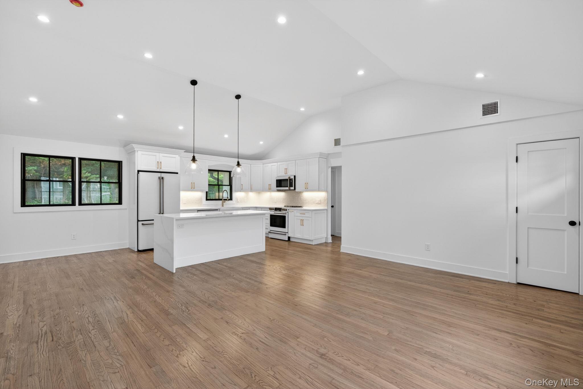 Single Family Kenneth Avenue Suffolk County, NY 11743, MLS-1009359-6