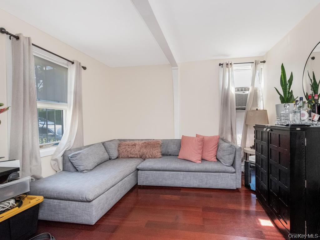 Single Family E 219th Street Bronx, NY 10467, MLS-1009378-2