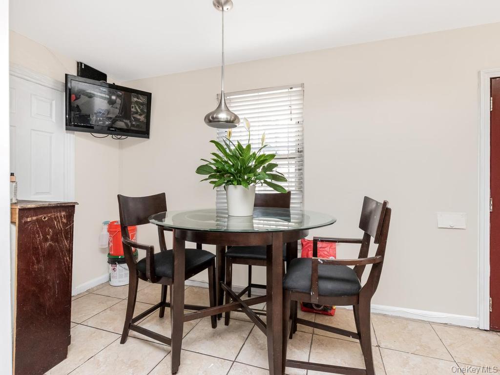 Single Family E 219th Street Bronx, NY 10467, MLS-1009378-5