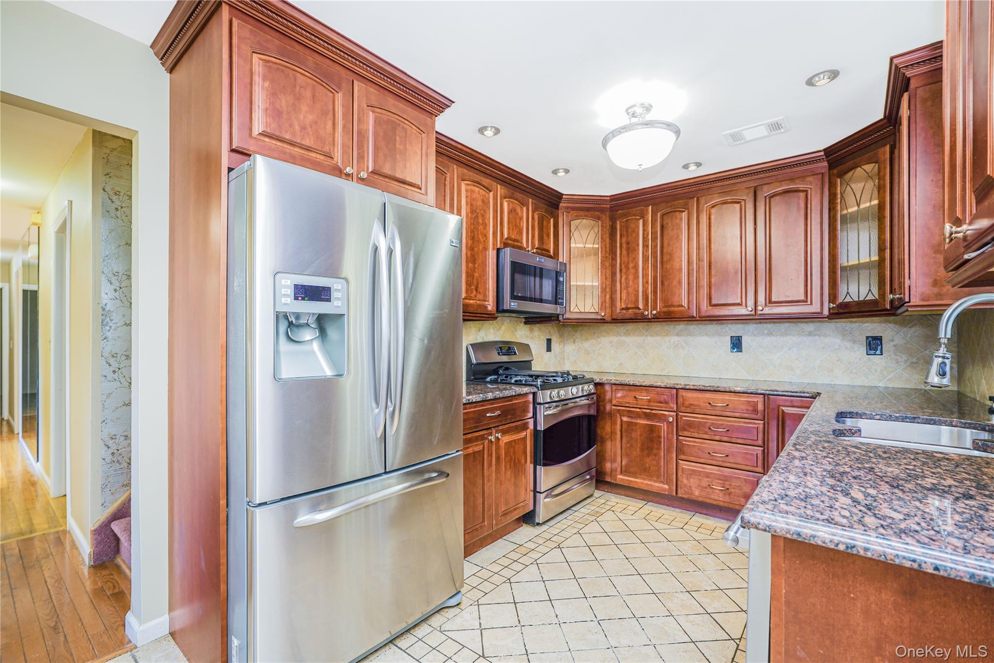 Single Family Coverly Avenue Staten Island, NY 10301, MLS-1009383-10