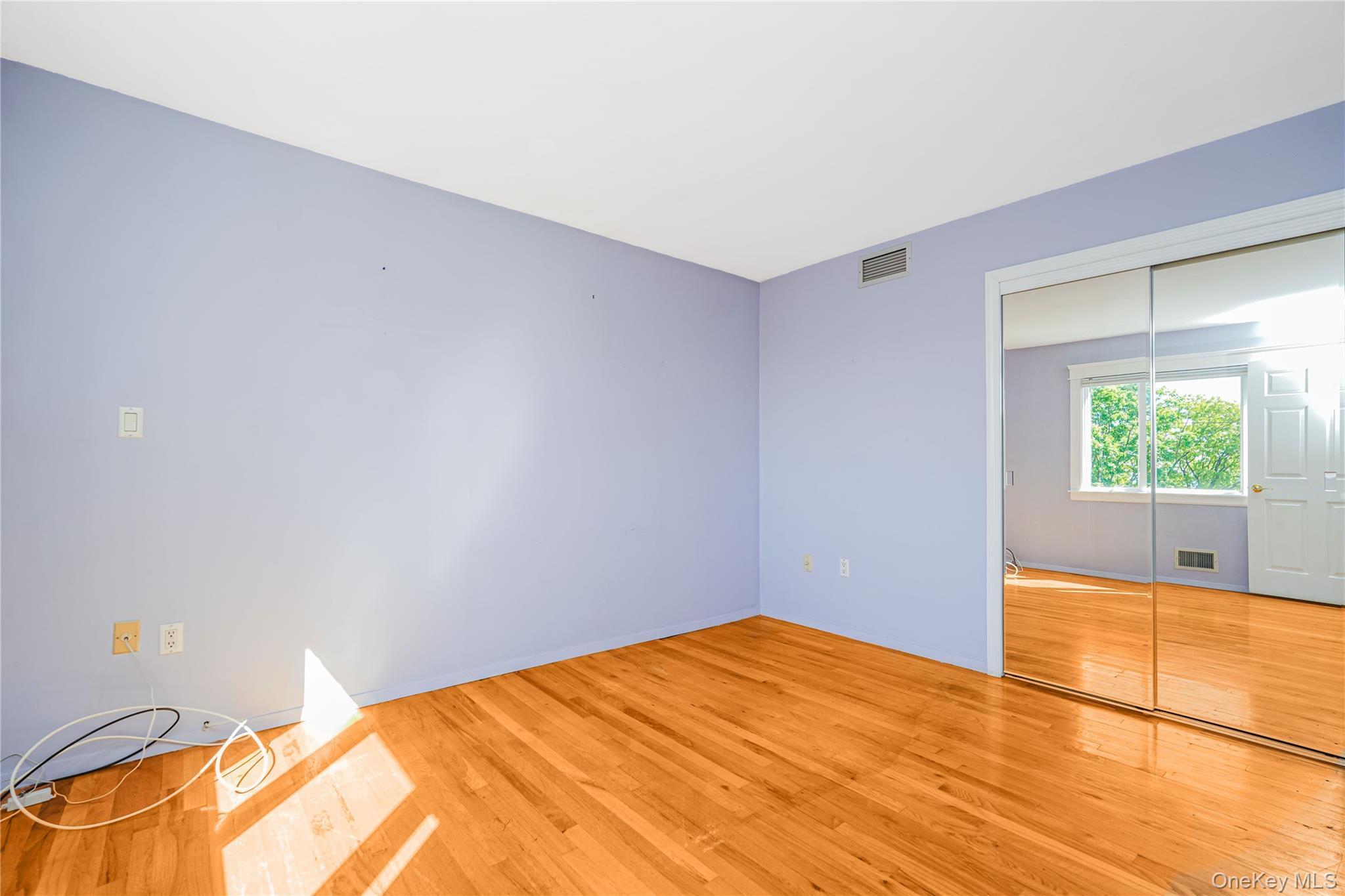 Single Family Coverly Avenue Staten Island, NY 10301, MLS-1009383-18