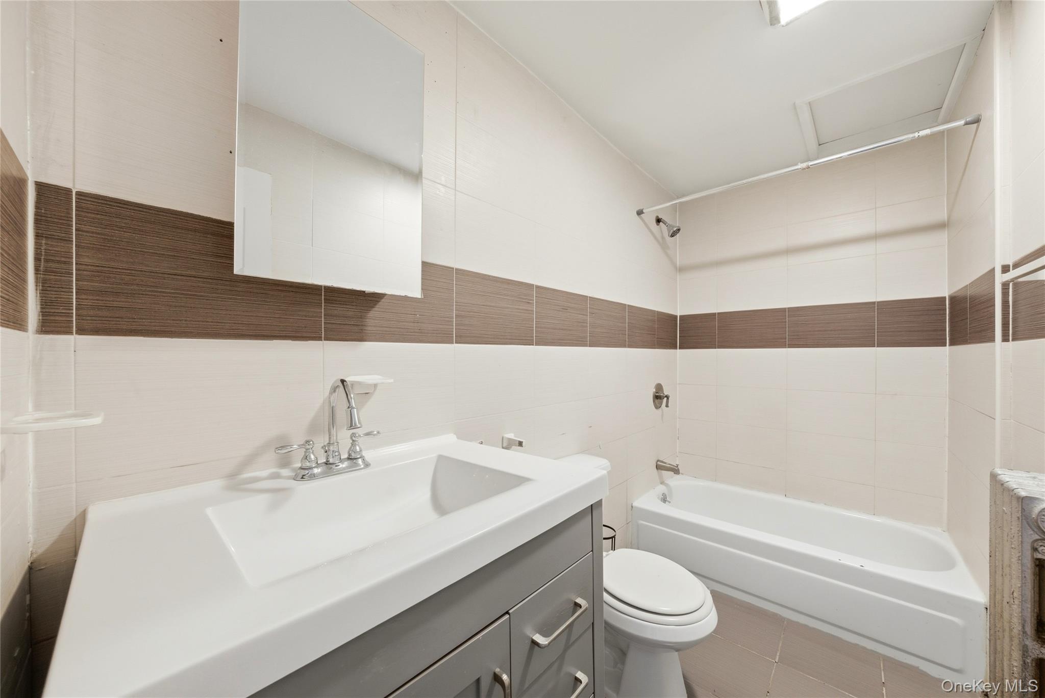 Single Family Wales  Bronx, NY 10455, MLS-1009385-10