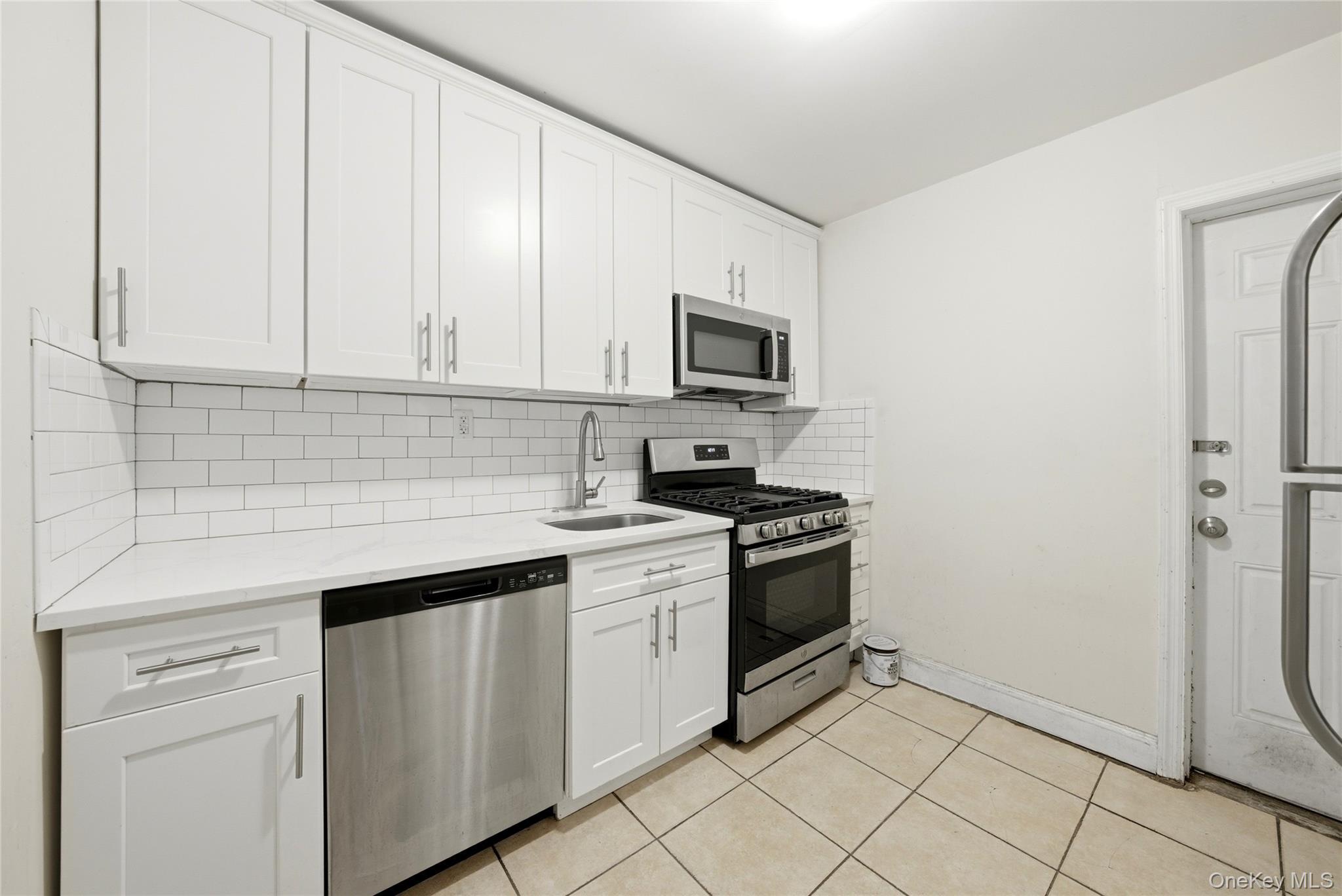 Single Family Wales  Bronx, NY 10455, MLS-1009385-12