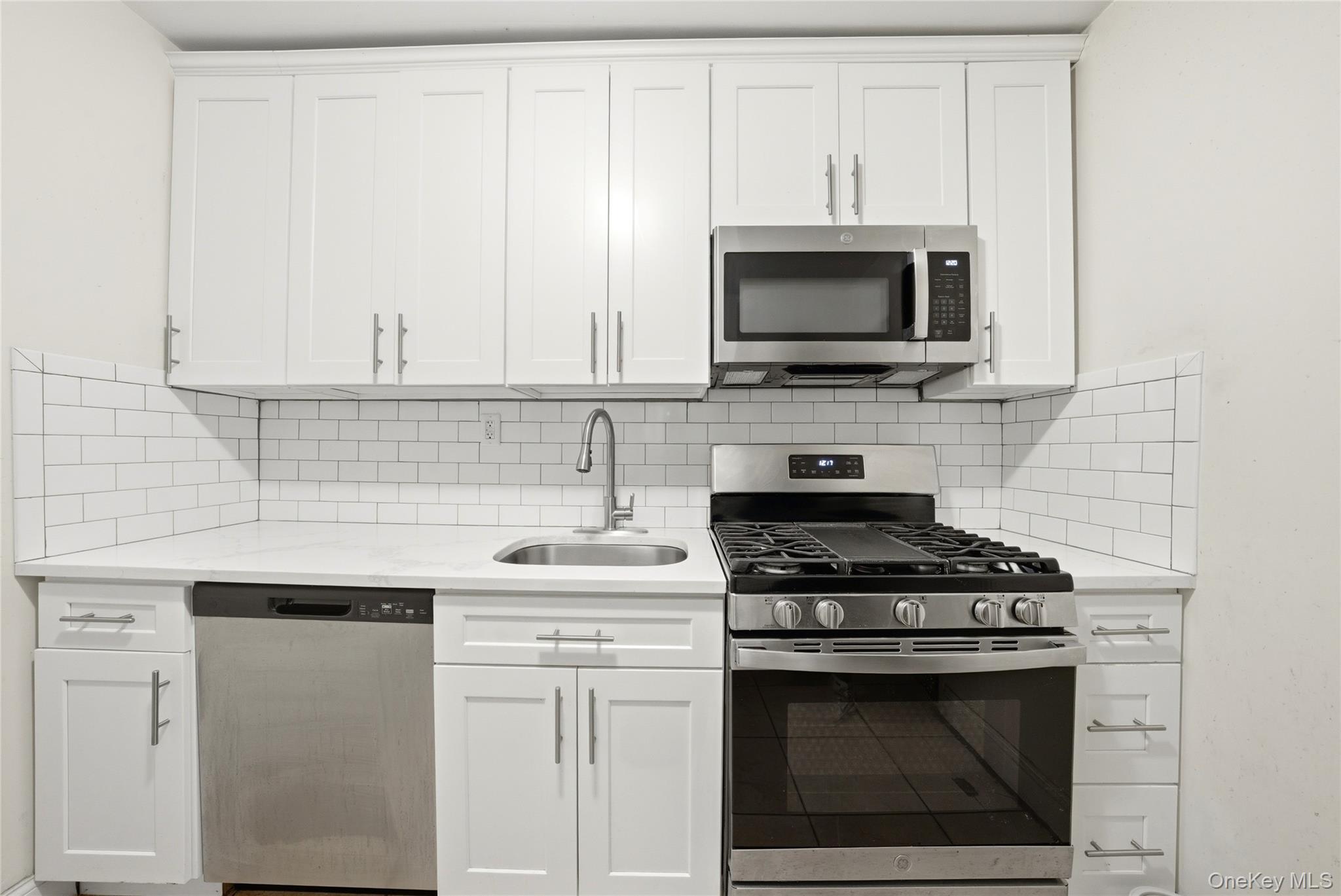 Single Family Wales  Bronx, NY 10455, MLS-1009385-13