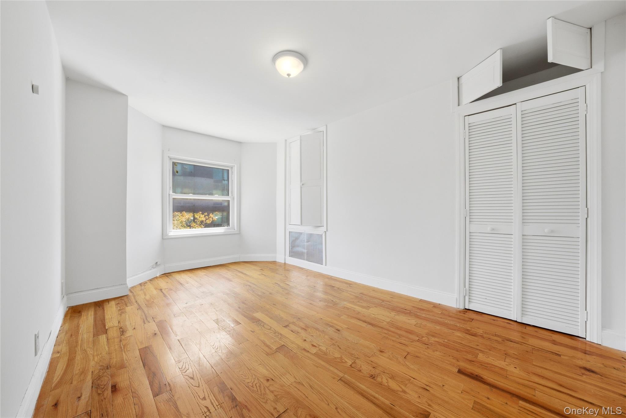 Single Family Wales  Bronx, NY 10455, MLS-1009385-8