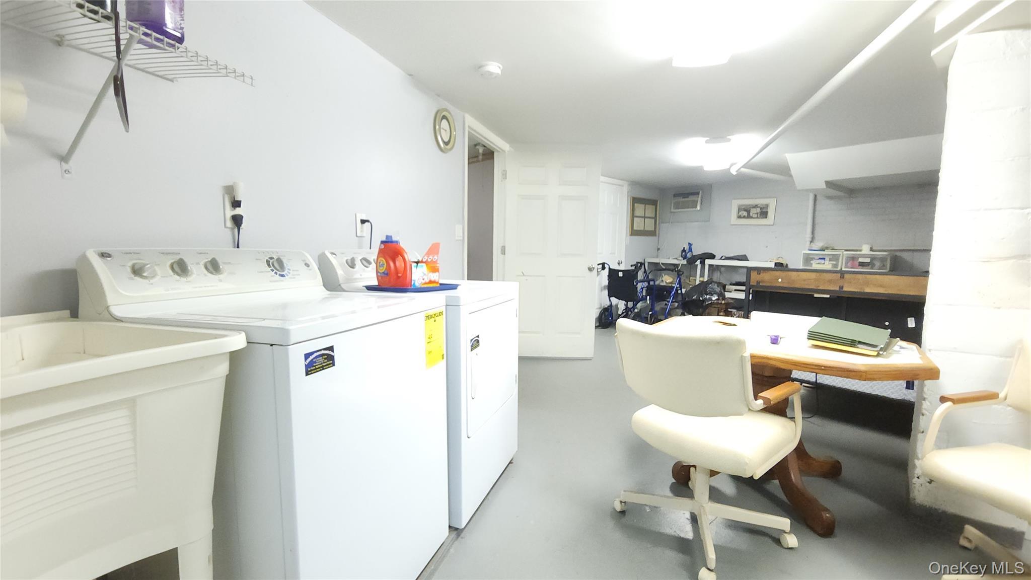 Single Family Calamus Avenue Queens, NY 11373, MLS-1009439-24