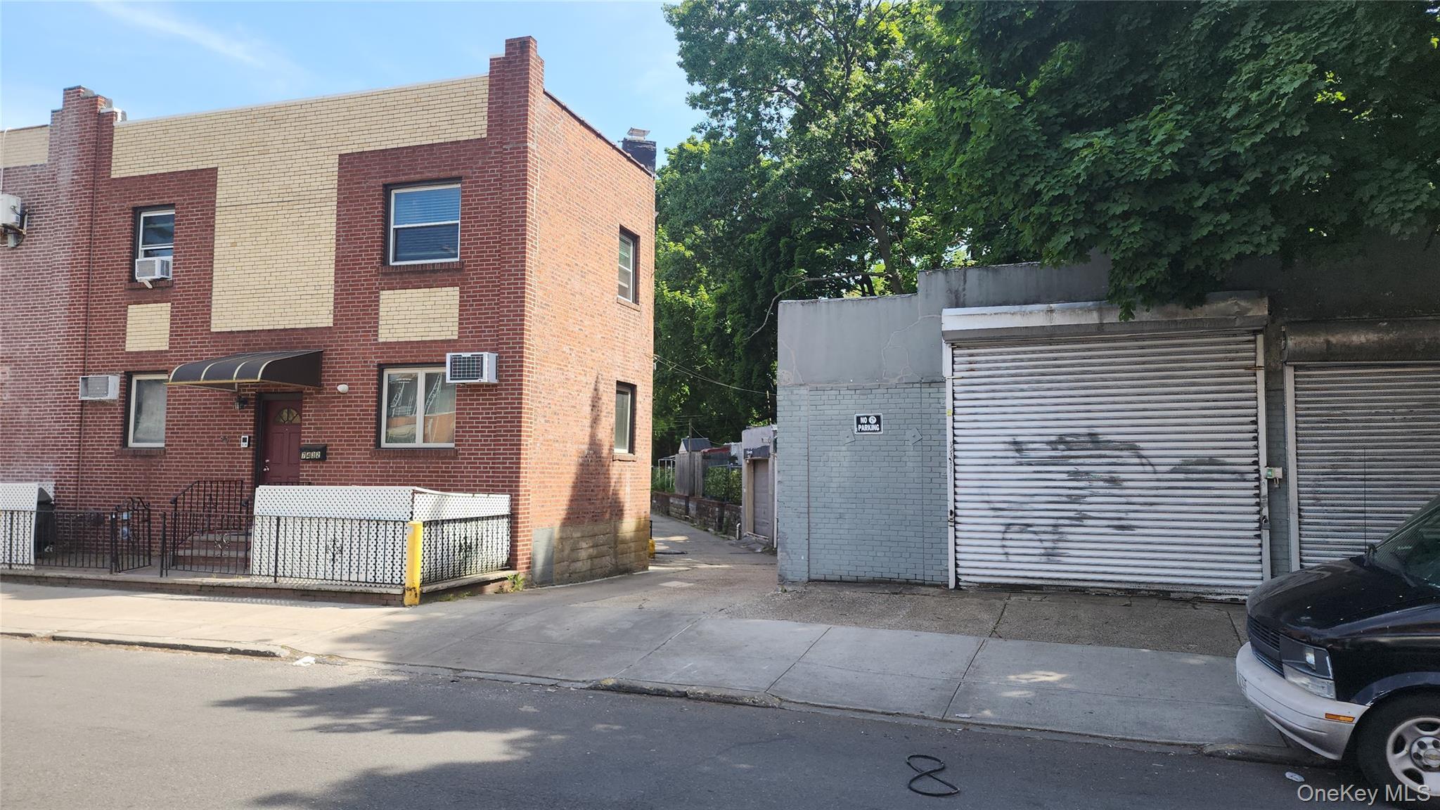 Single Family Calamus Avenue Queens, NY 11373, MLS-1009439-25