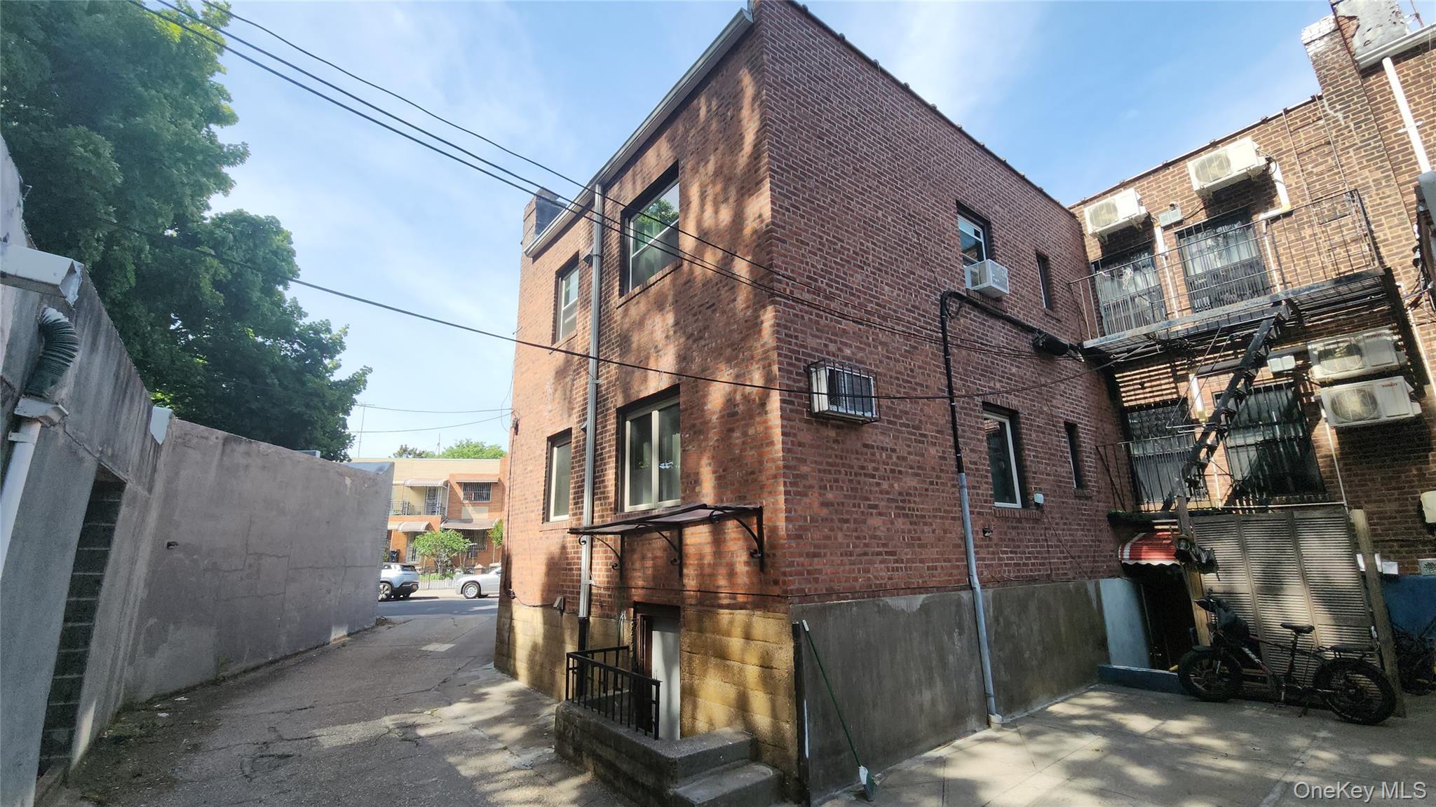 Single Family Calamus Avenue Queens, NY 11373, MLS-1009439-26
