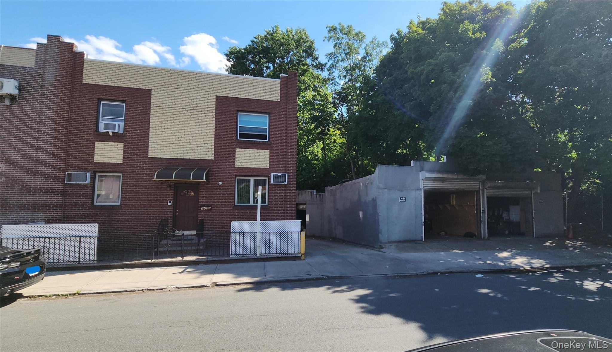 Single Family Calamus Avenue Queens, NY 11373, MLS-1009439-29
