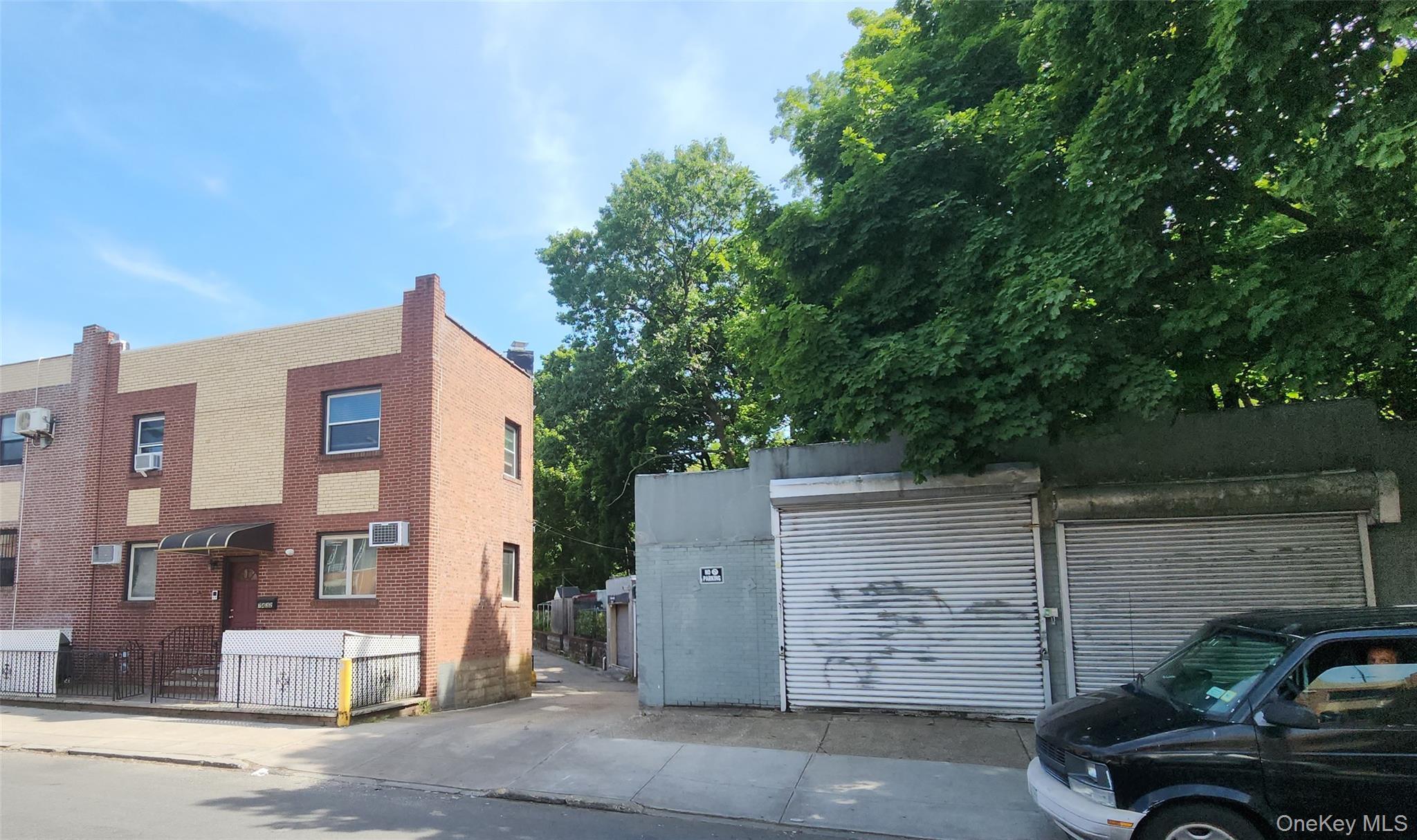 Single Family Calamus Avenue Queens, NY 11373, MLS-1009439-35